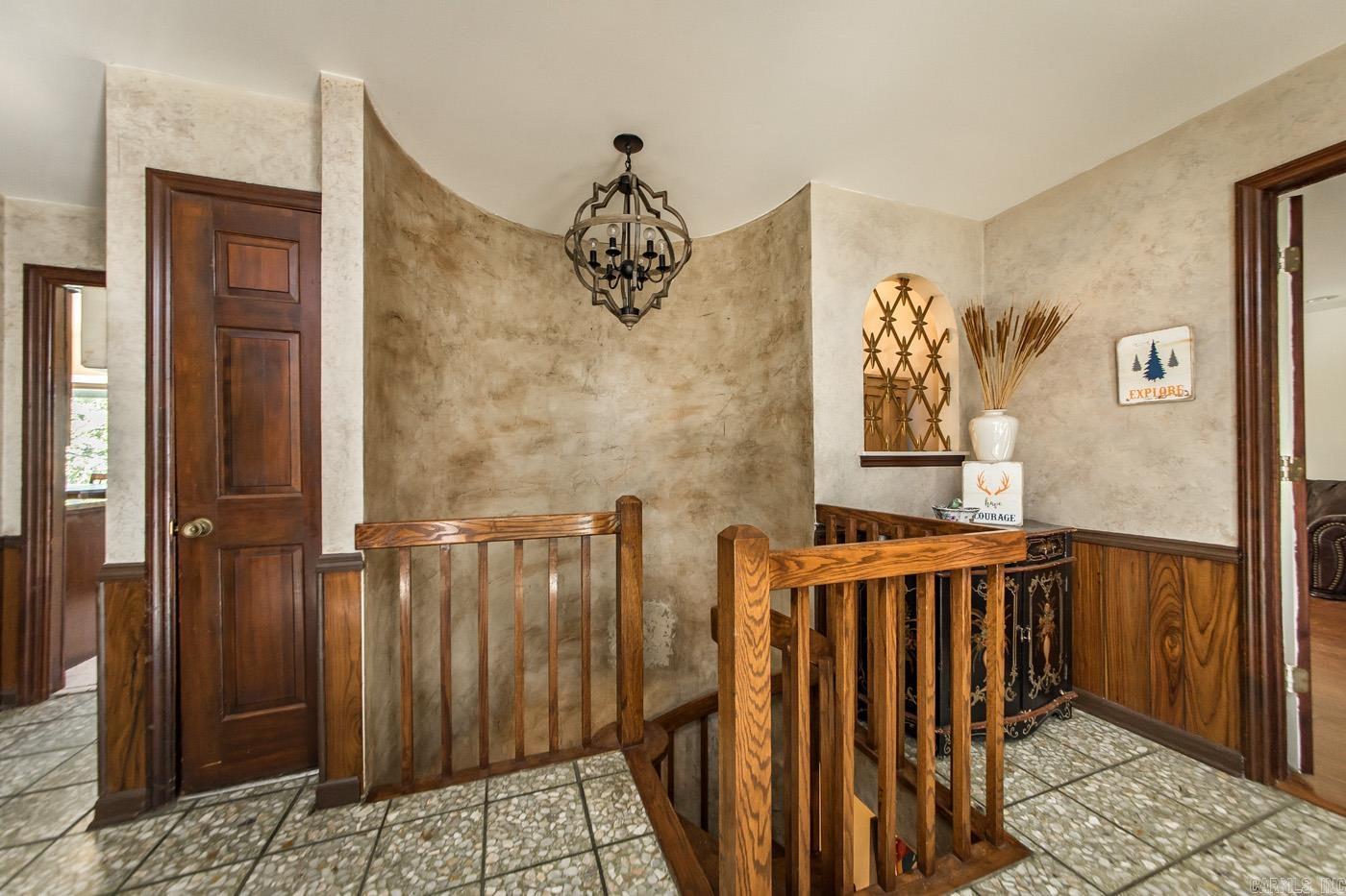 LEAWOOD MANOR - Residential