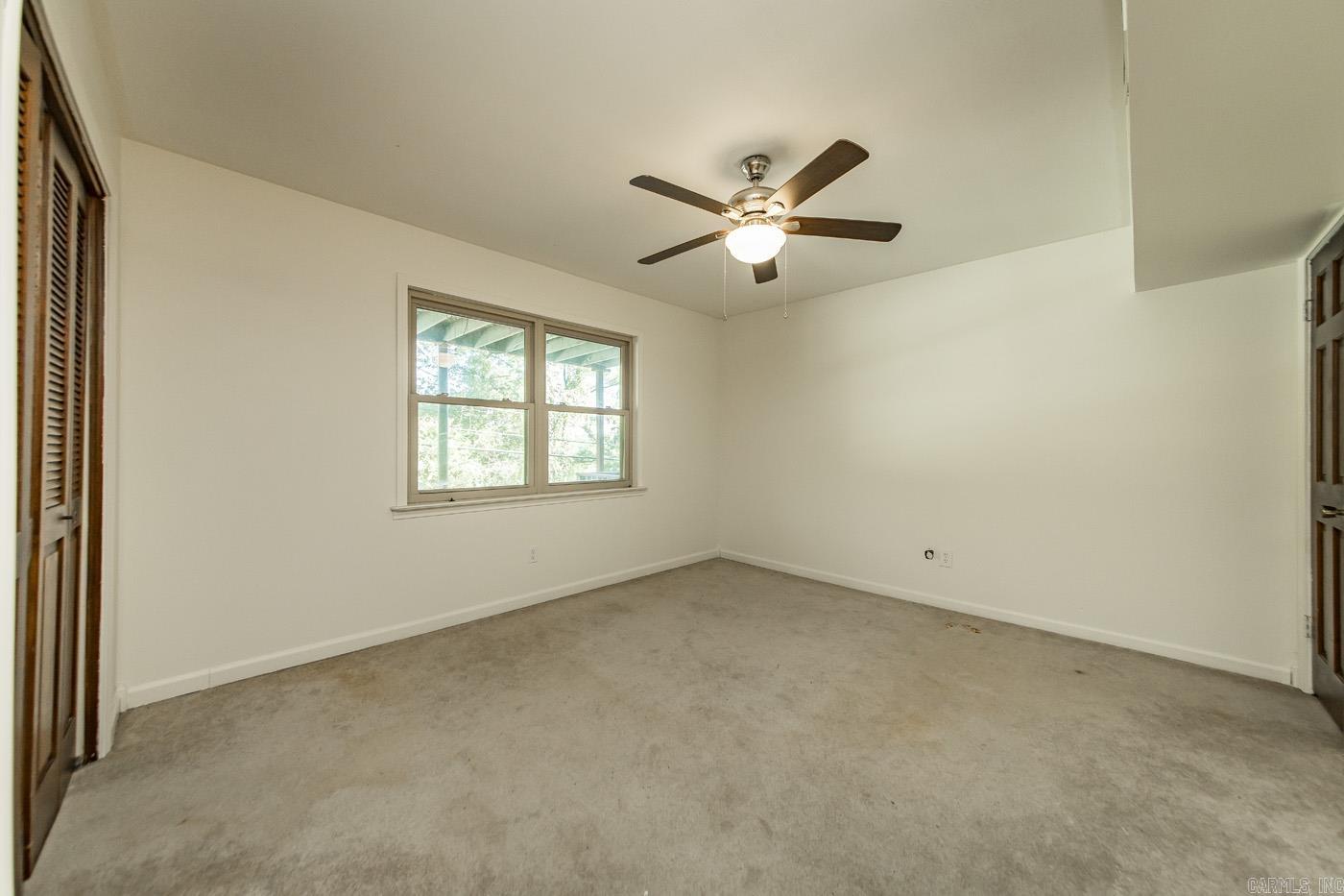 LEAWOOD MANOR - Residential