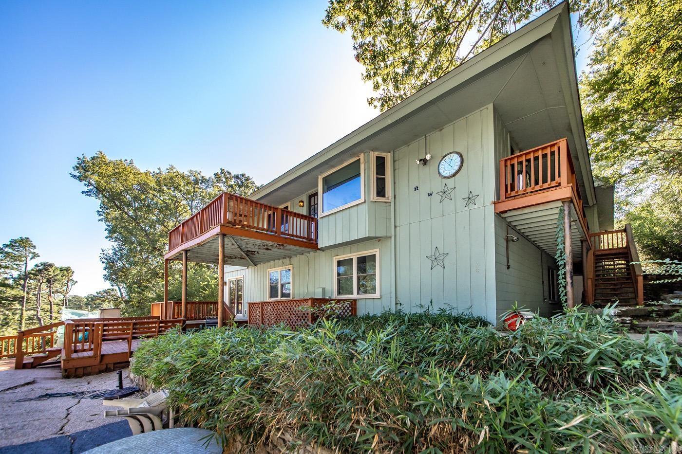 LEAWOOD MANOR - Residential
