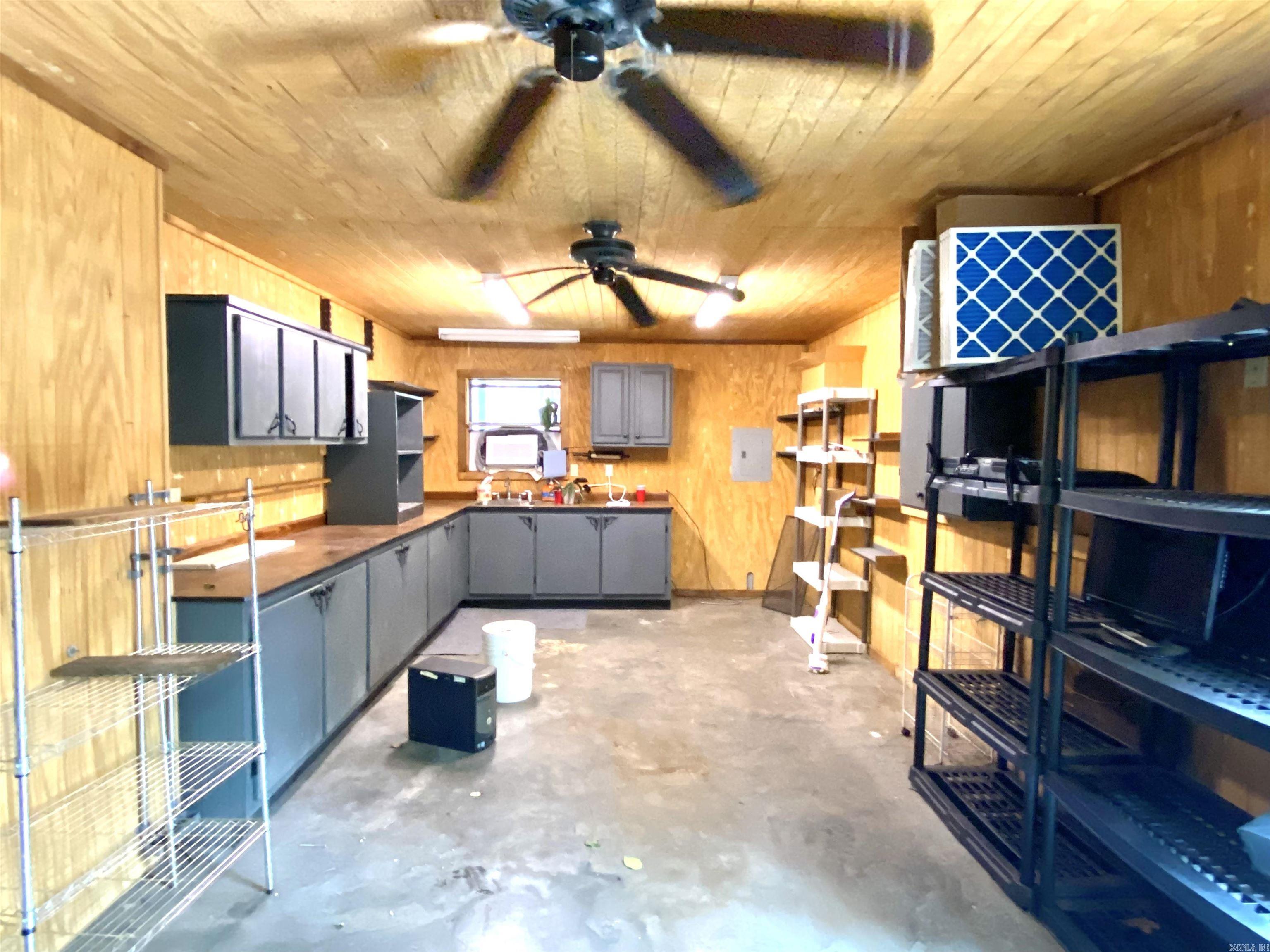 LAKE FOREST ESTATES - Residential