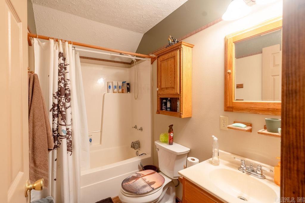 LAKE FOREST ESTATES - Residential