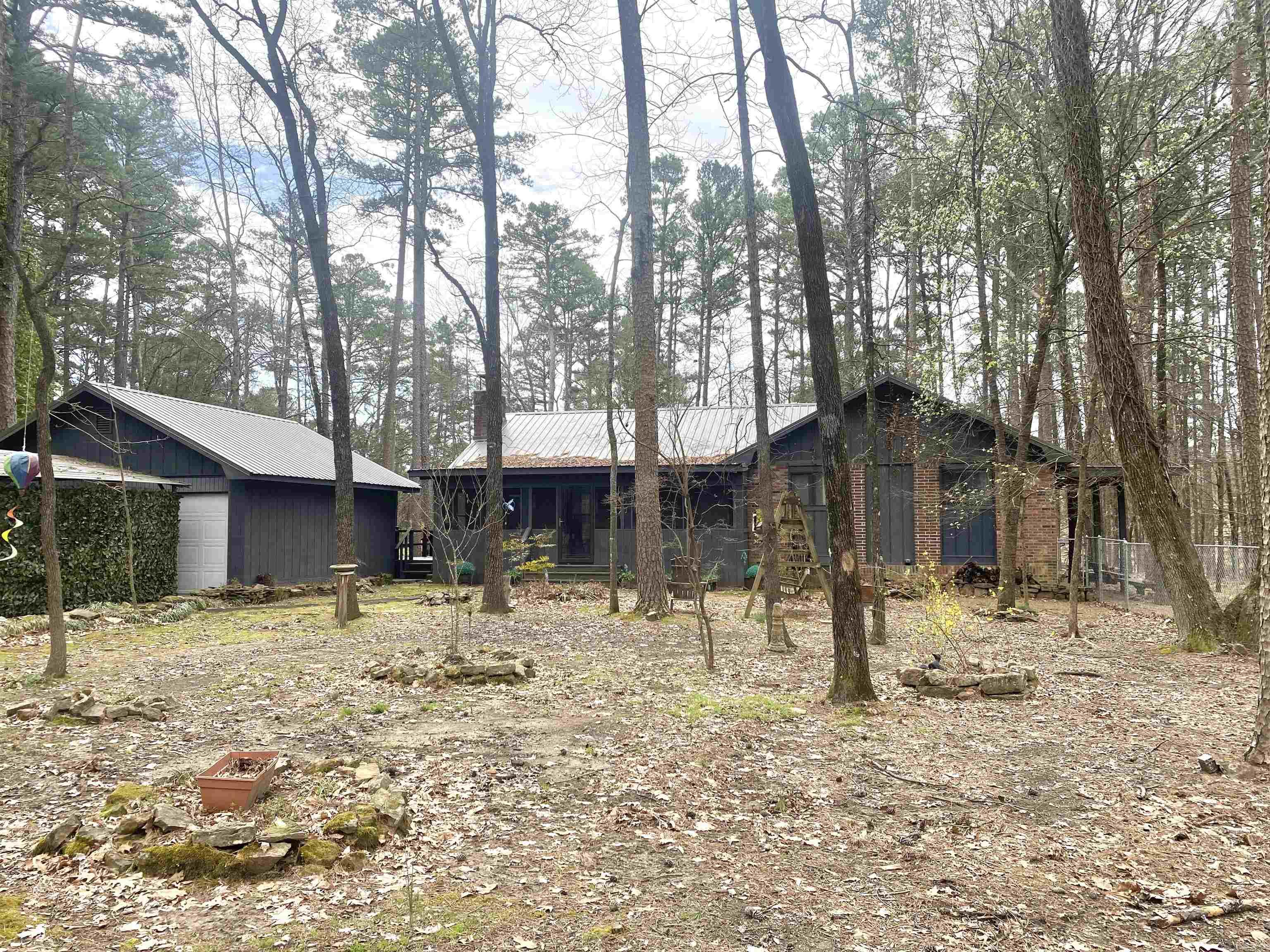 LAKE FOREST ESTATES - Residential