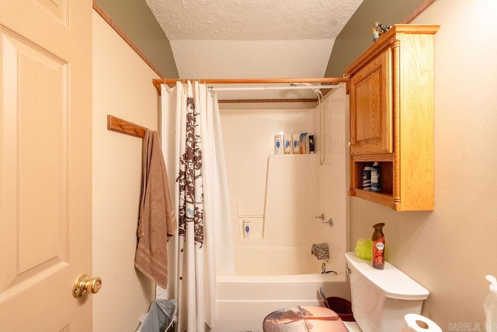 LAKE FOREST ESTATES - Residential