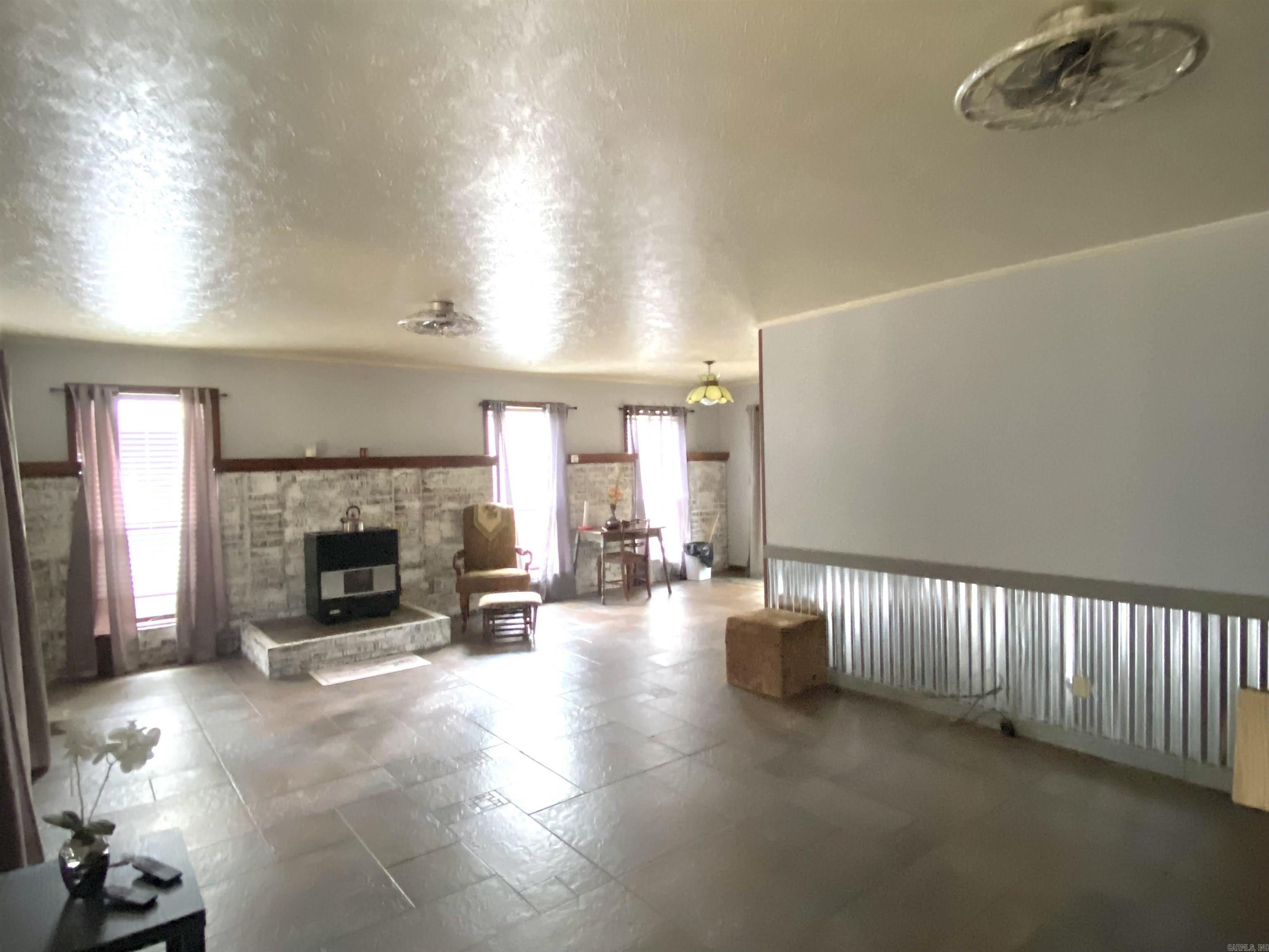 LAKE FOREST ESTATES - Residential