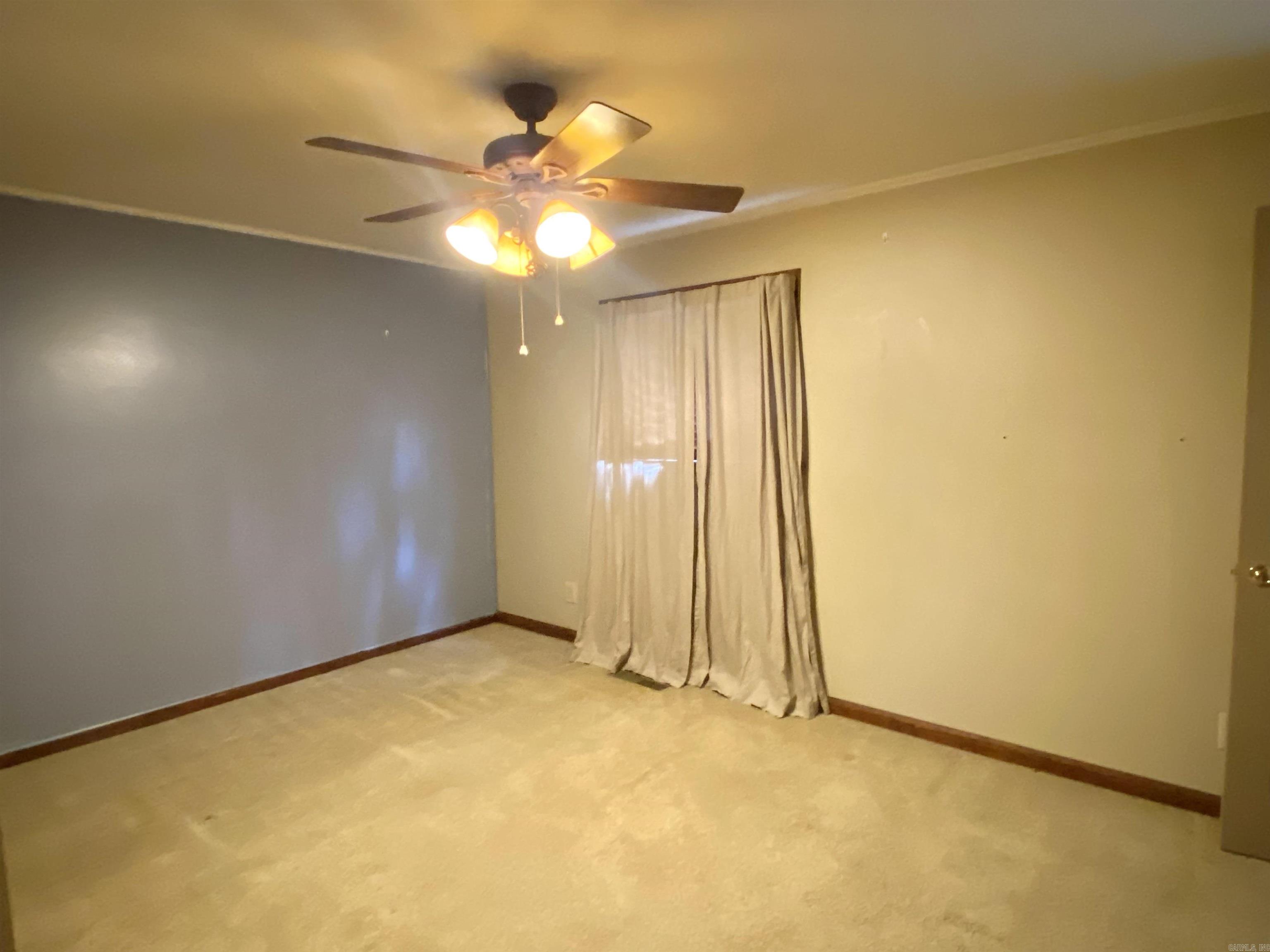 LAKE FOREST ESTATES - Residential