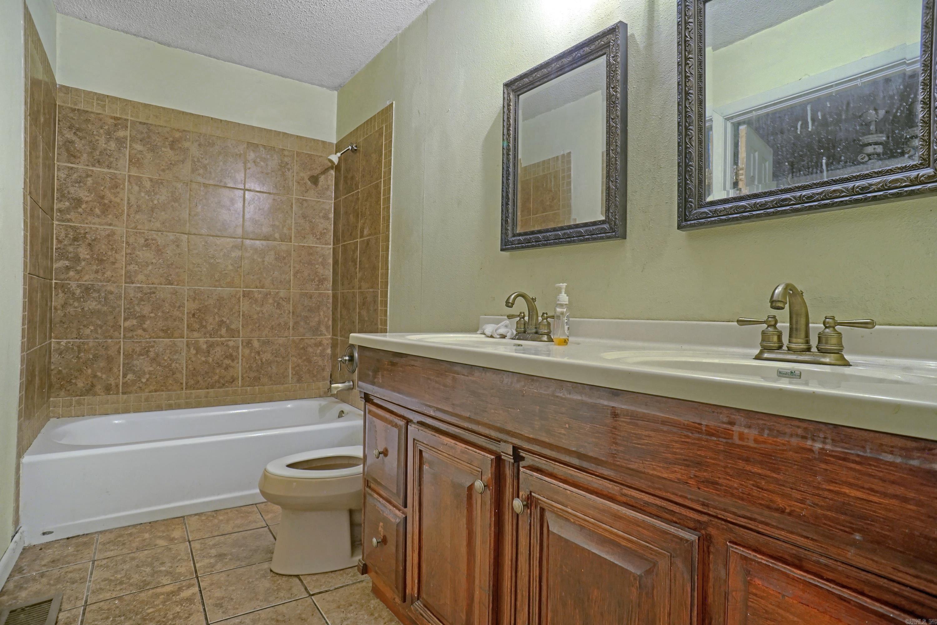 EZELL & YOUNG - Residential