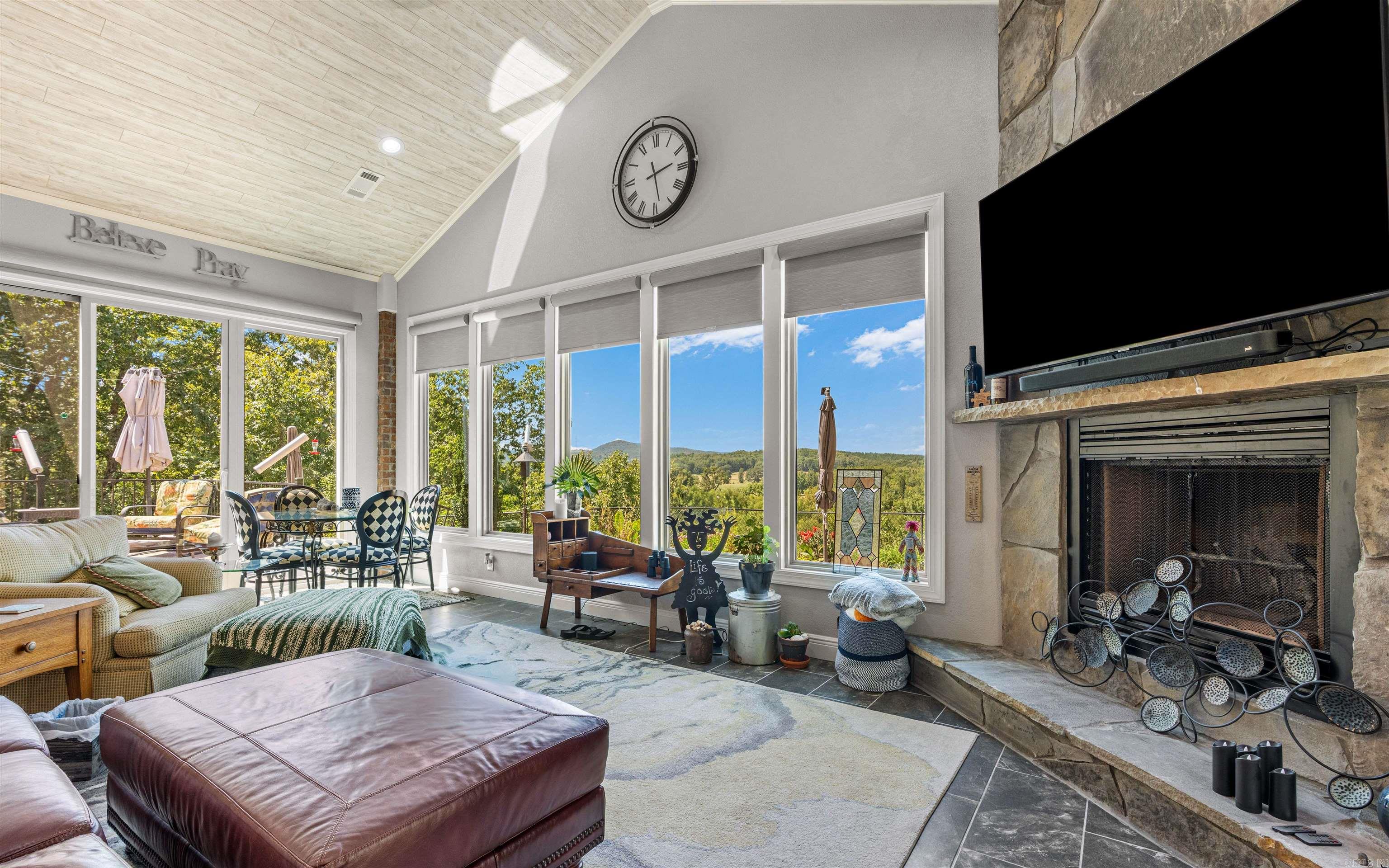 LADERA - Residential