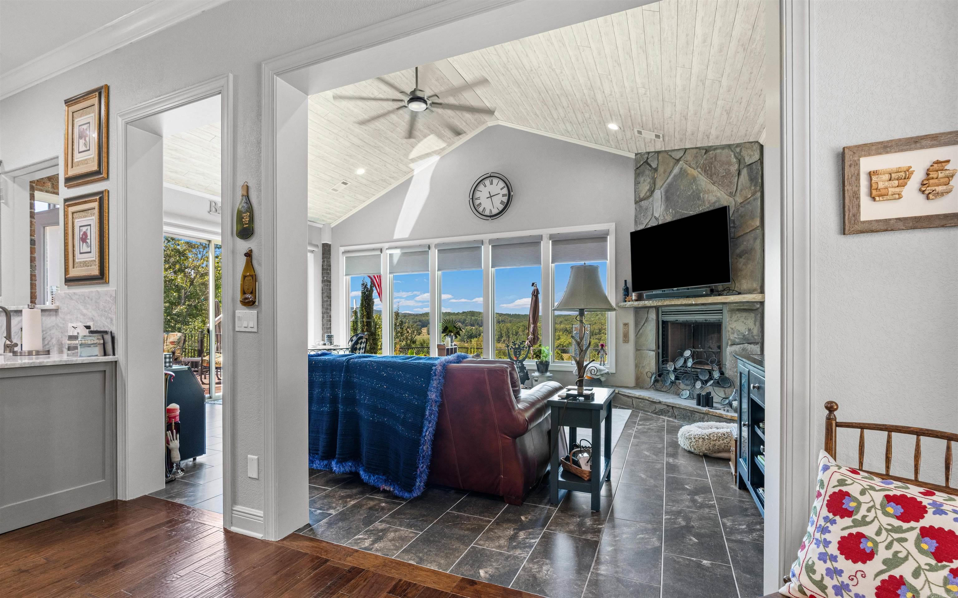 LADERA - Residential