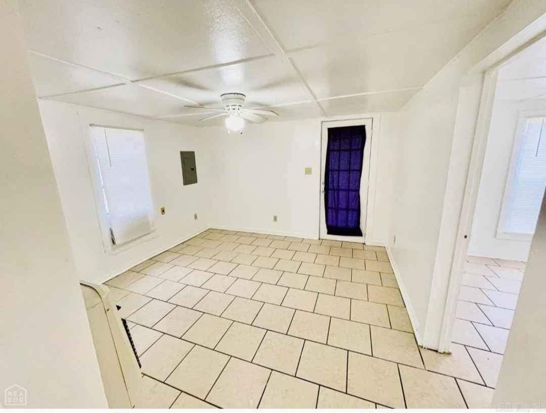 KIECH, EARL 2ND ADD - Residential