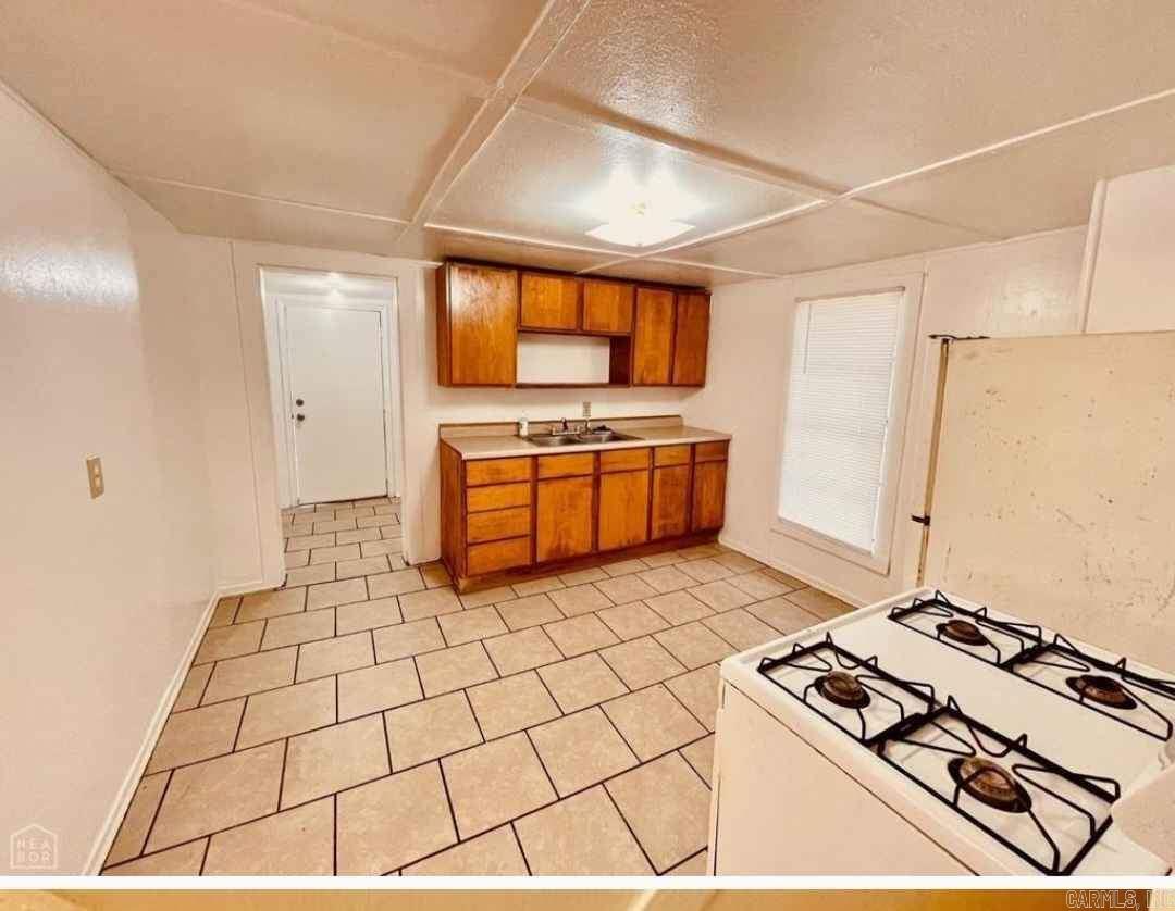 KIECH, EARL 2ND ADD - Residential