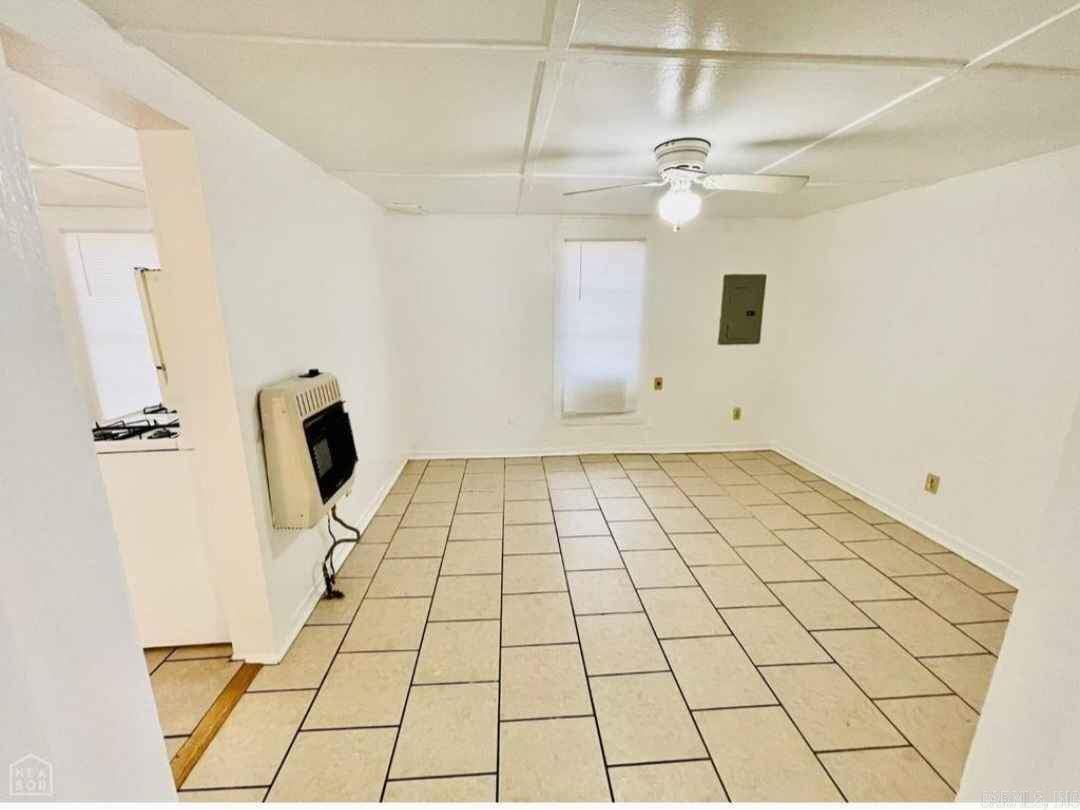 KIECH, EARL 2ND ADD - Residential