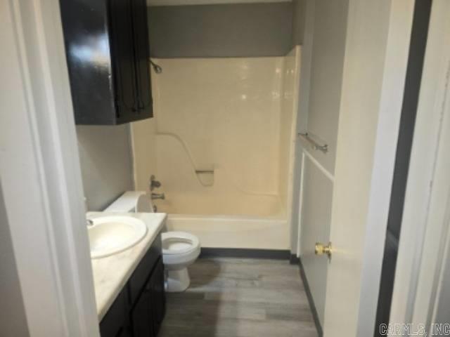 JH Scull - Residential Lease