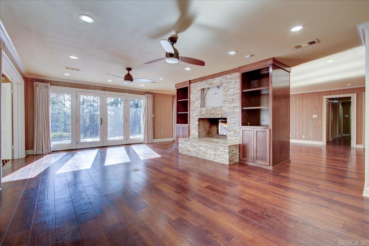 MEADOW-WOOD - Residential