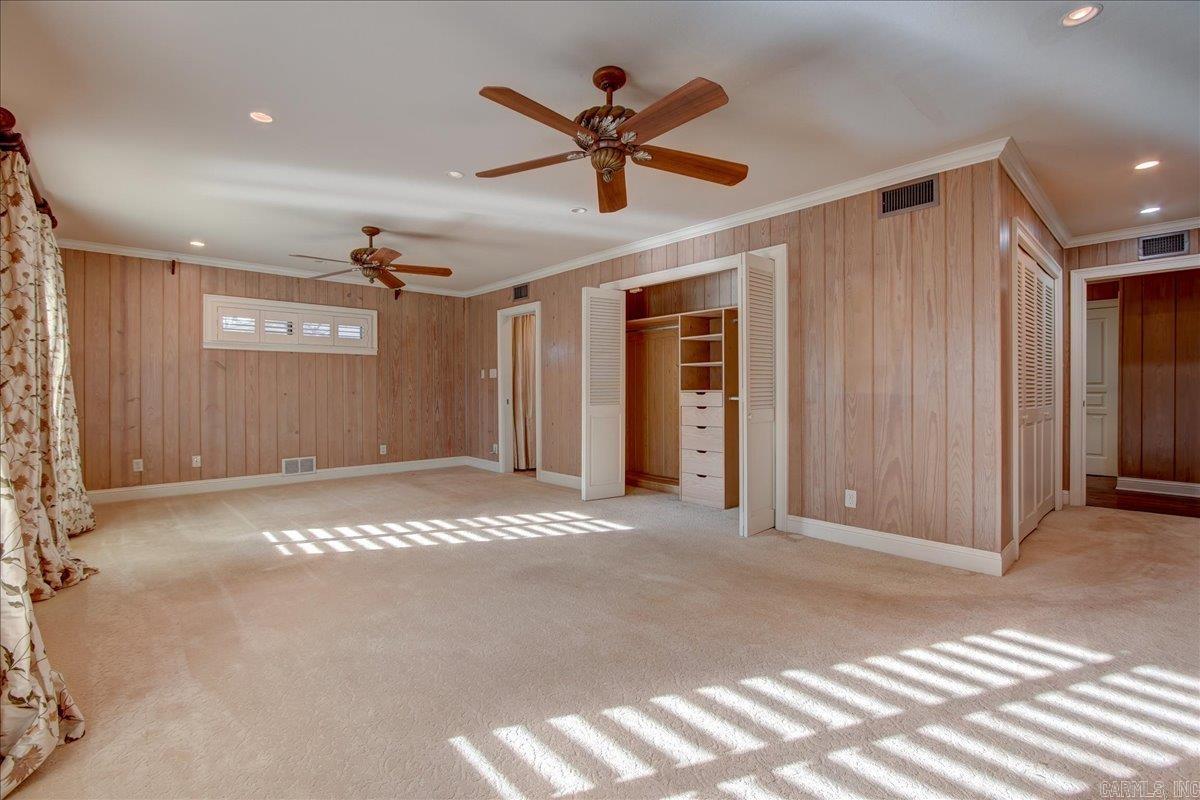 MEADOW-WOOD - Residential