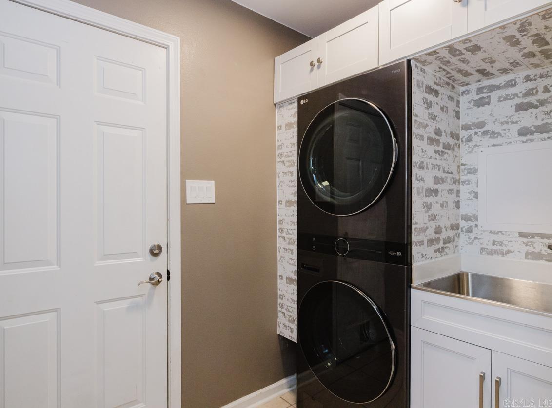 SHARON OAKS - Residential