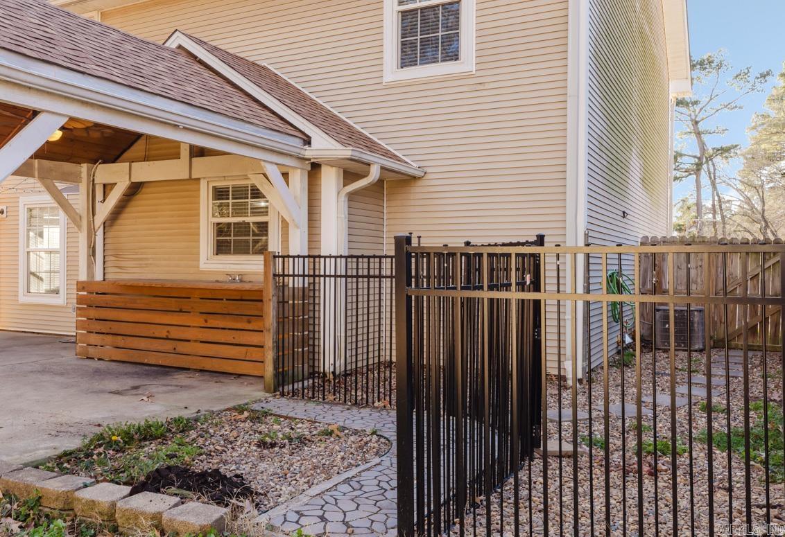 SHARON OAKS - Residential