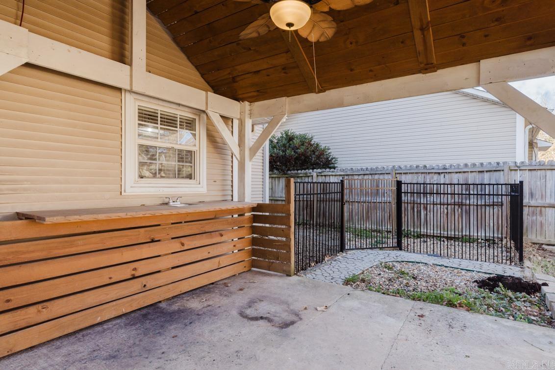 SHARON OAKS - Residential