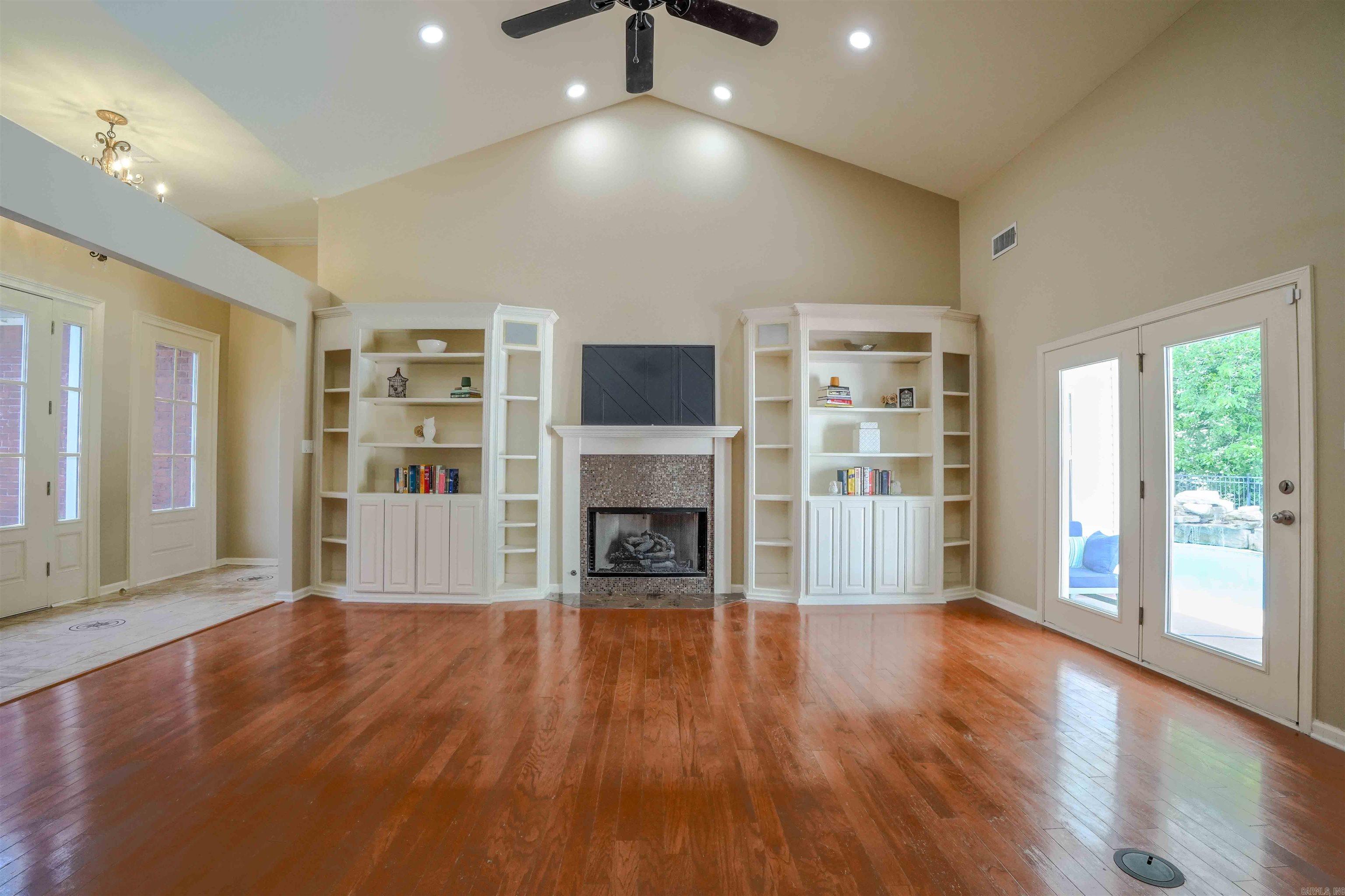 VALLEY RIDGE - Residential