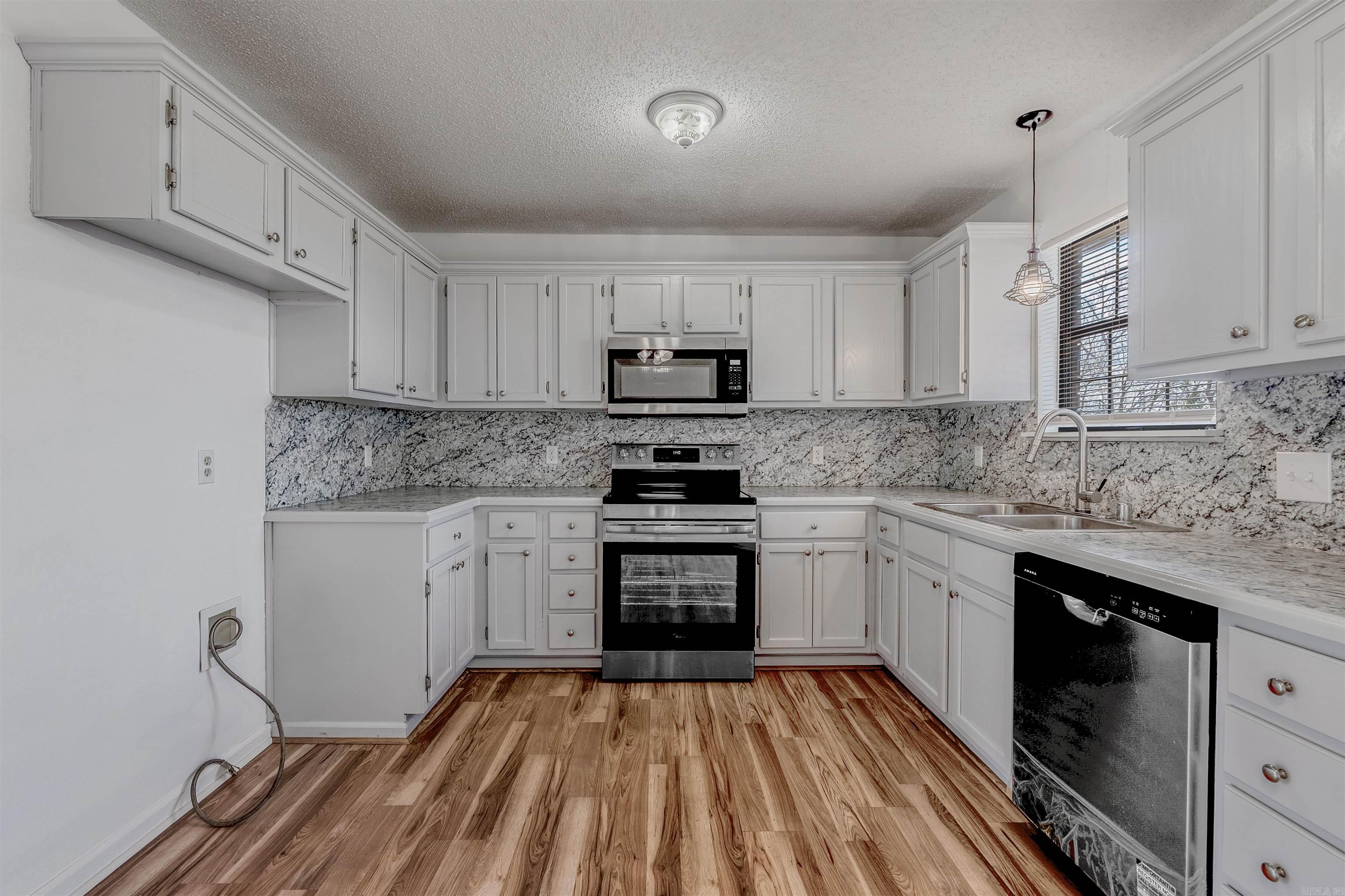 MAGNOLIA POINT - Residential