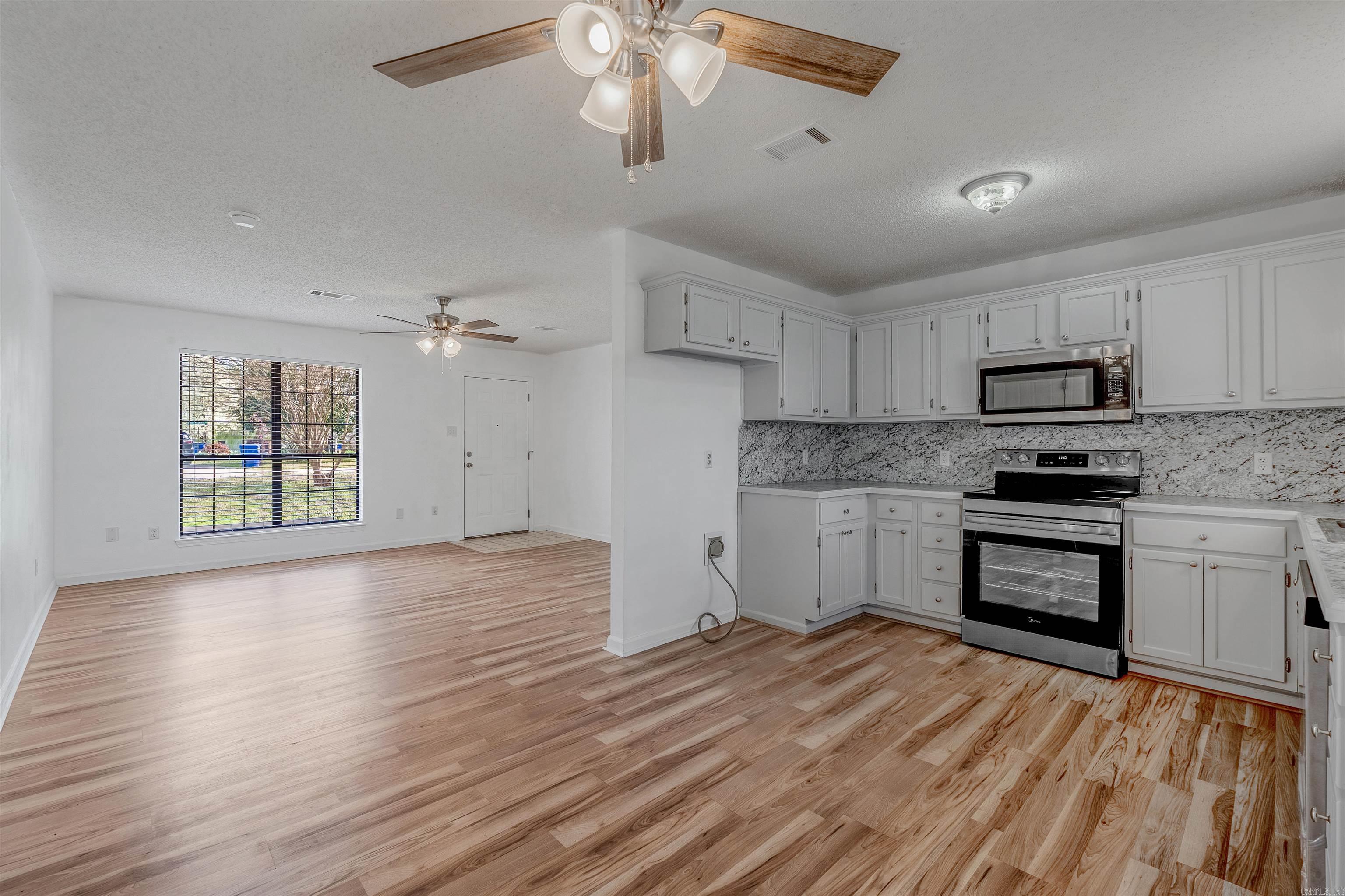 MAGNOLIA POINT - Residential