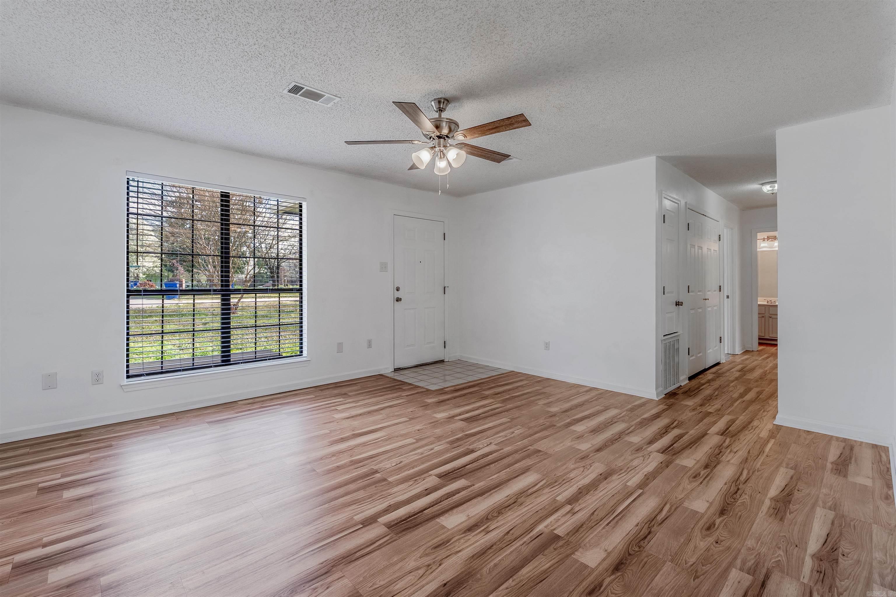 MAGNOLIA POINT - Residential