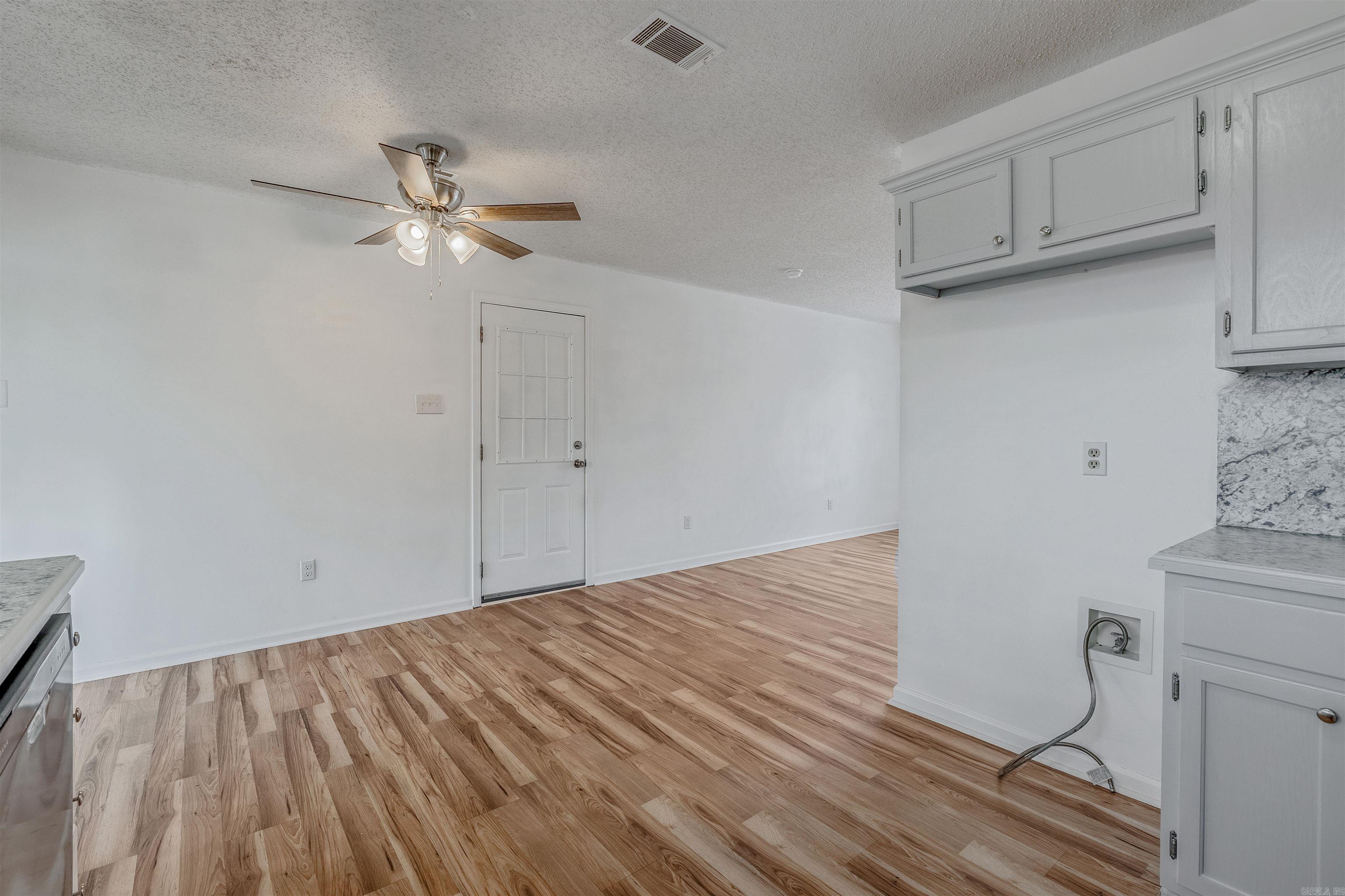 MAGNOLIA POINT - Residential