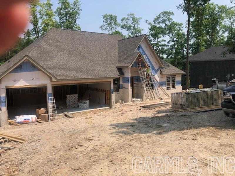 Beautiful new home on Lake Estrella with a completion date expected by September 2023. Carriage home with approximately 2850 square feet.