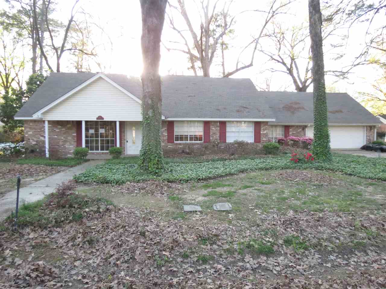 Great home with open floor plan, lots of storage, fenced backyard with storage building. Hardwood floors, dining area, eat in kitchen, large sunroom, lots of storage. Big master bedroom and bathroom. Double garage. Call today for your personal tour. **Agents See Remarks** Property was built prior to 1978 and lead based paint potentially exists.