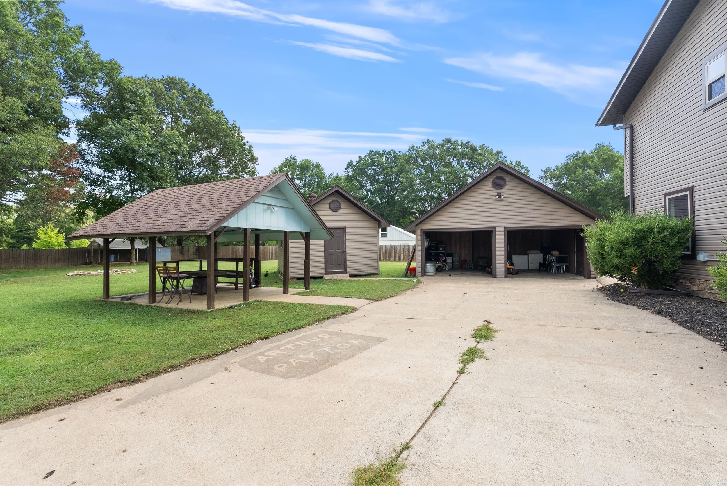 HONOR'S PLACE - Residential