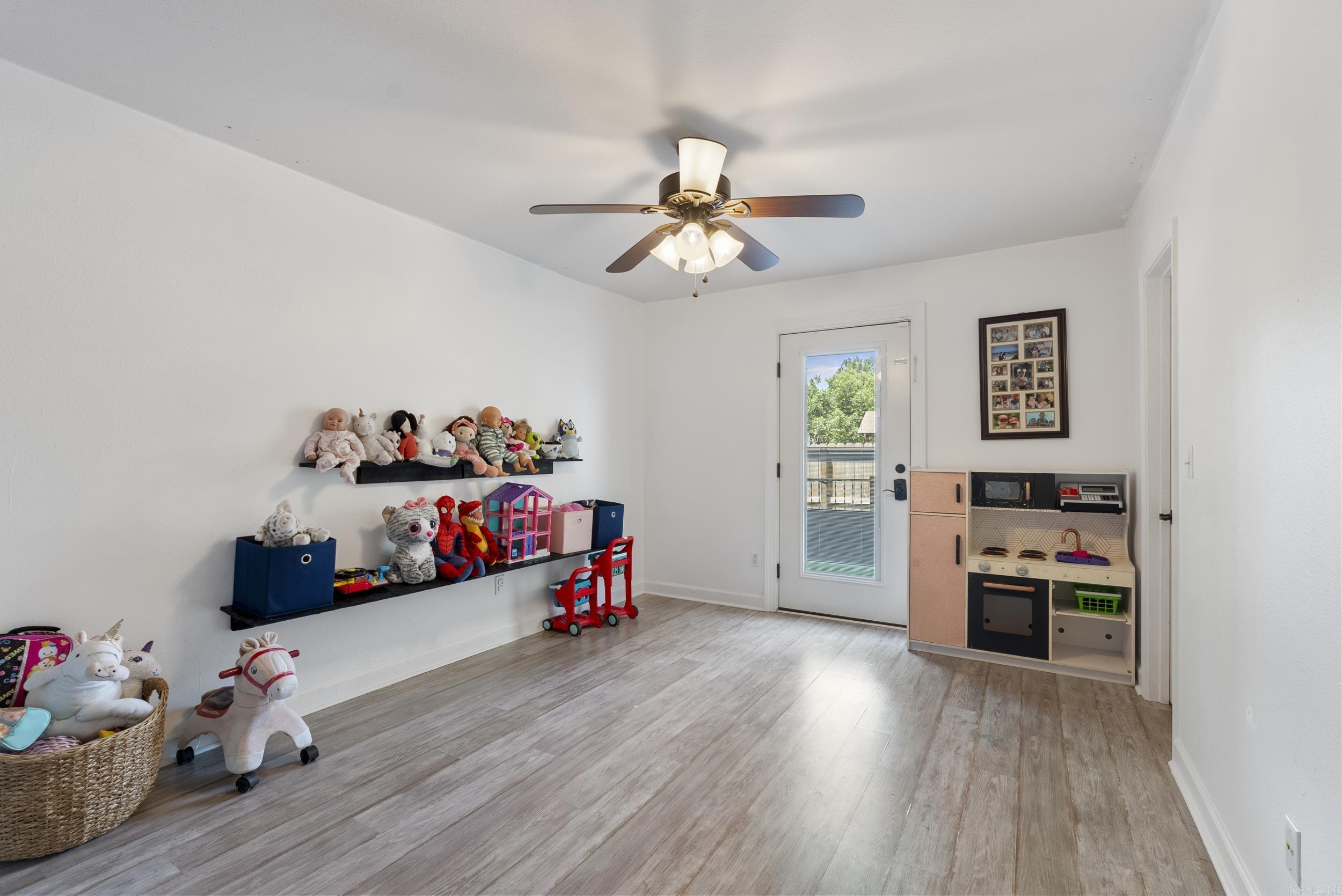 HONOR'S PLACE - Residential