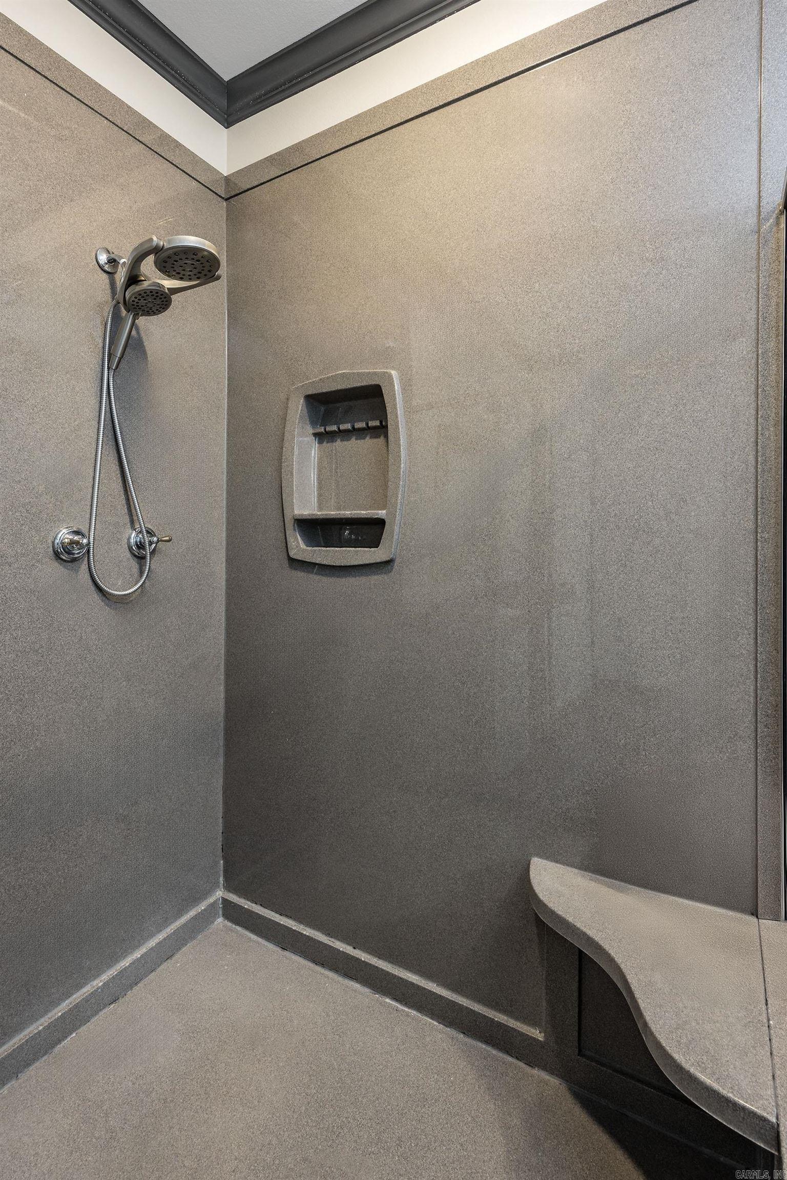 HURRICANE LAKE EST - Residential