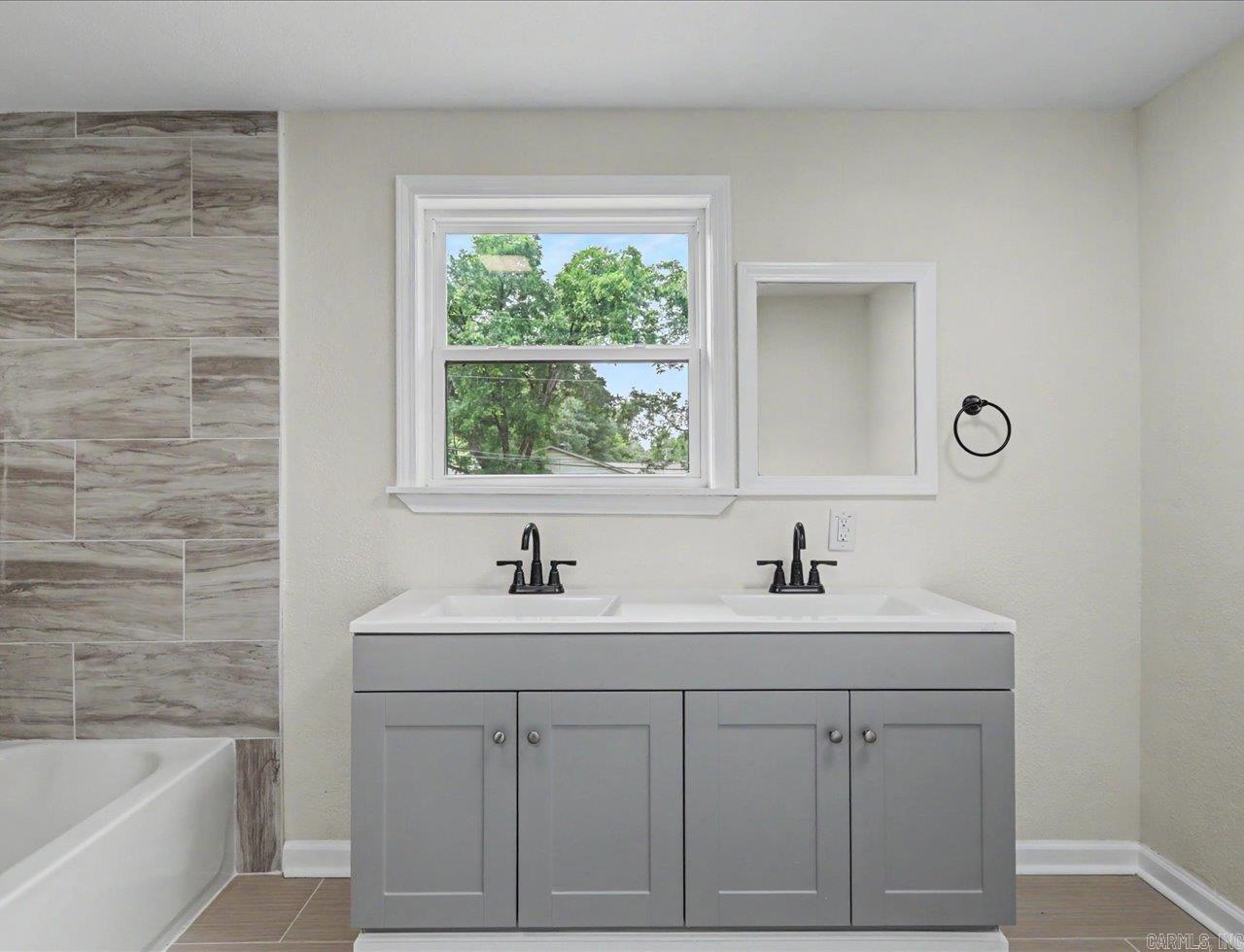 REEDWOOD - Residential
