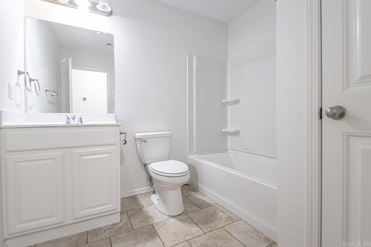 BENJAMIN GROVE - Residential