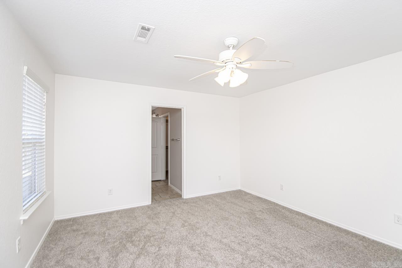 BENJAMIN GROVE - Residential