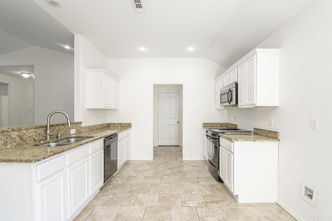 BENJAMIN GROVE - Residential