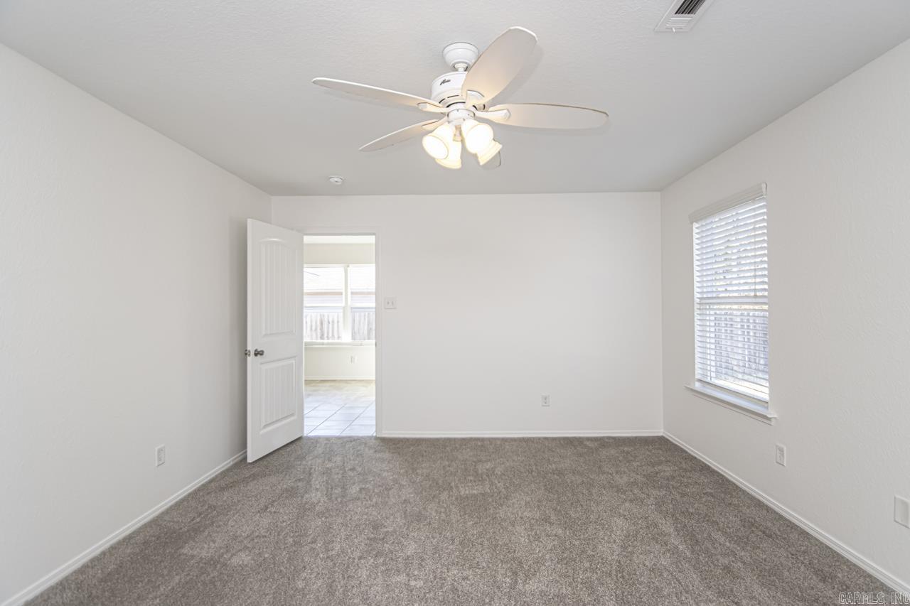 BENJAMIN GROVE - Residential