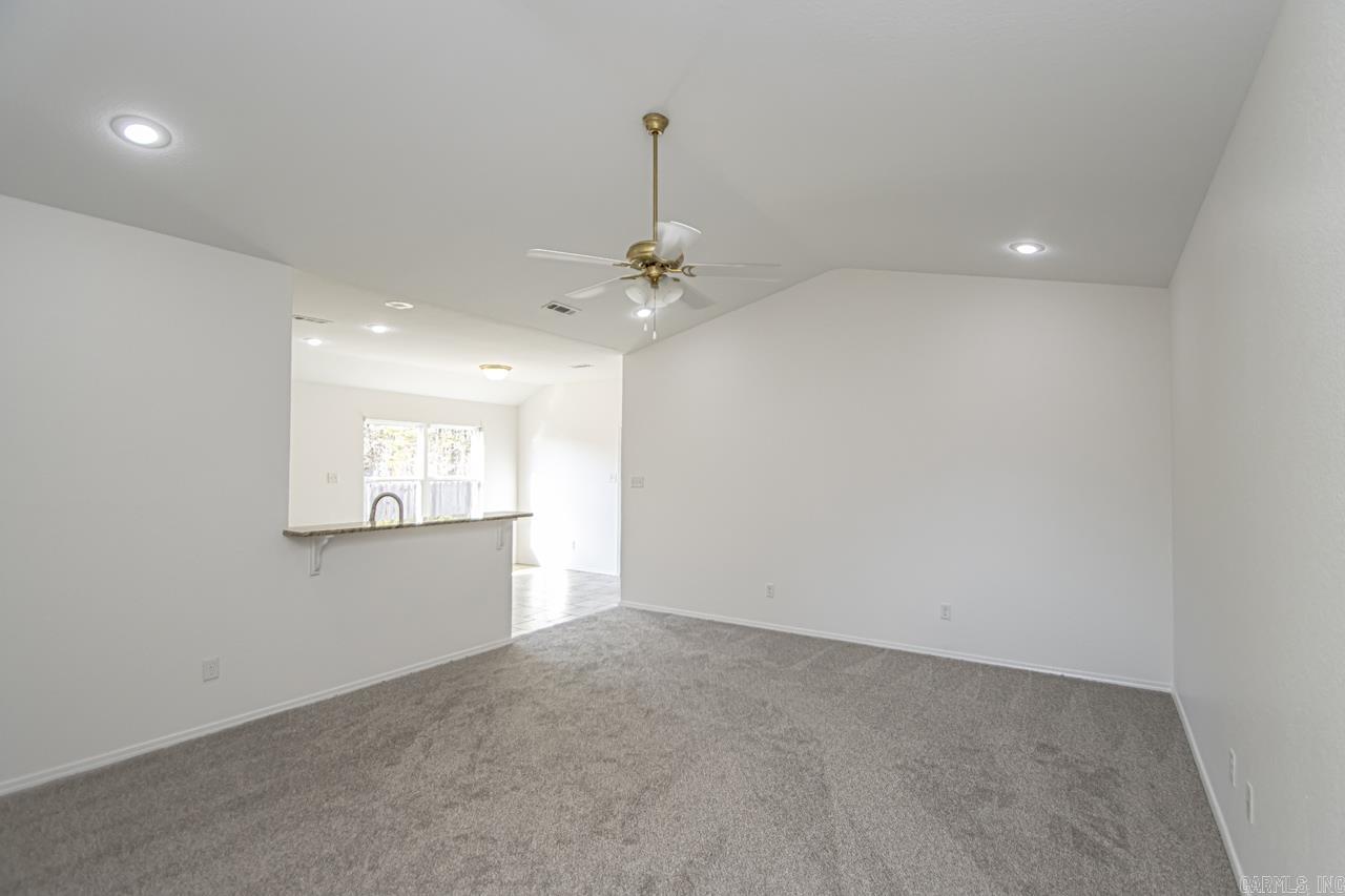 BENJAMIN GROVE - Residential