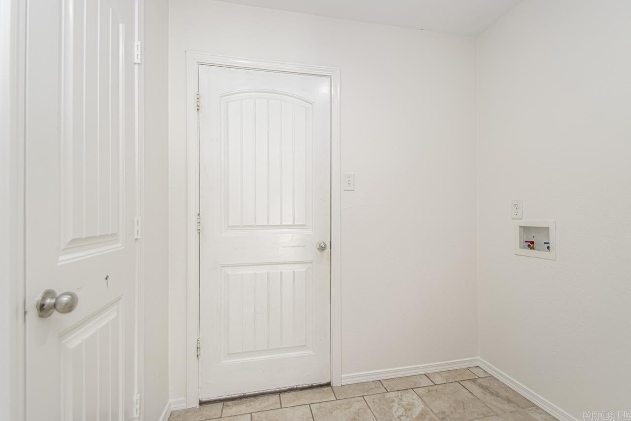 BENJAMIN GROVE - Residential