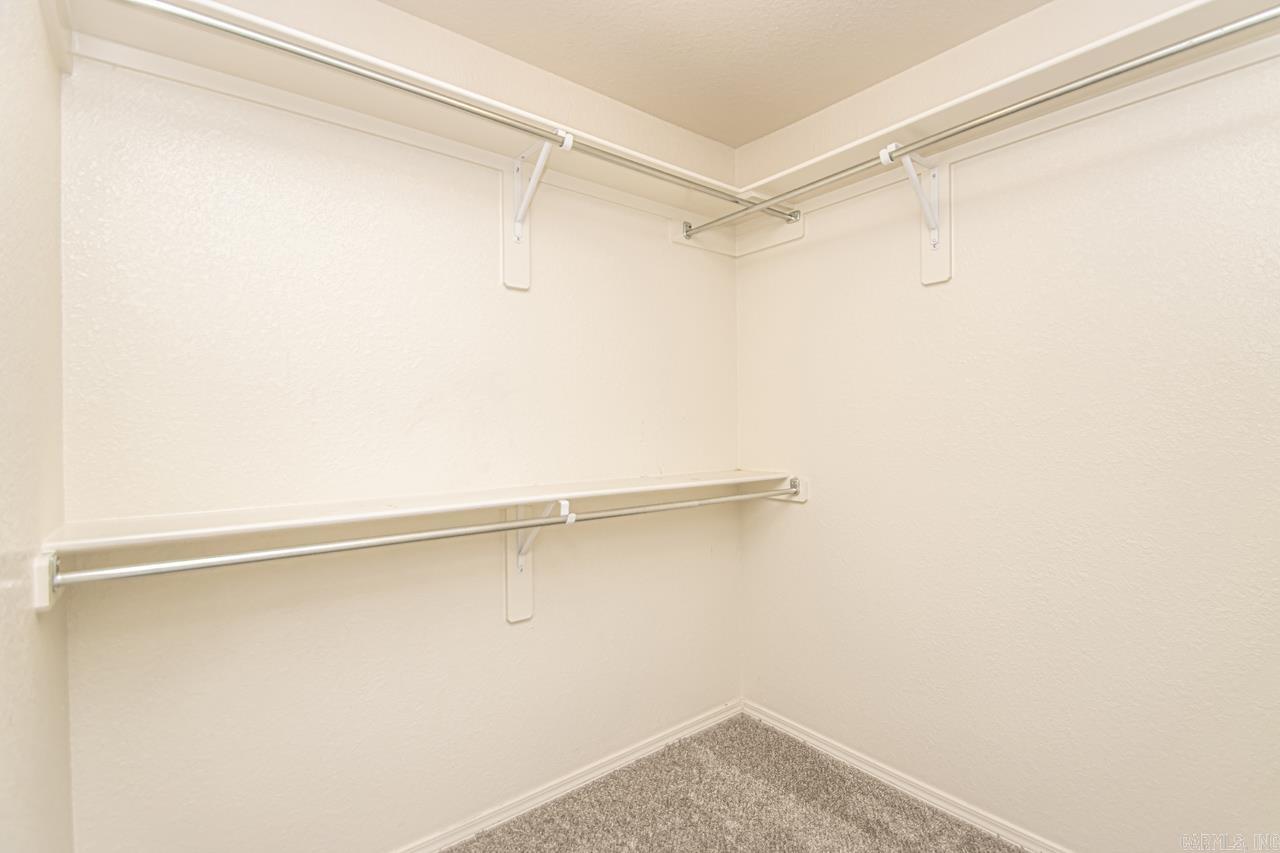 BENJAMIN GROVE - Residential