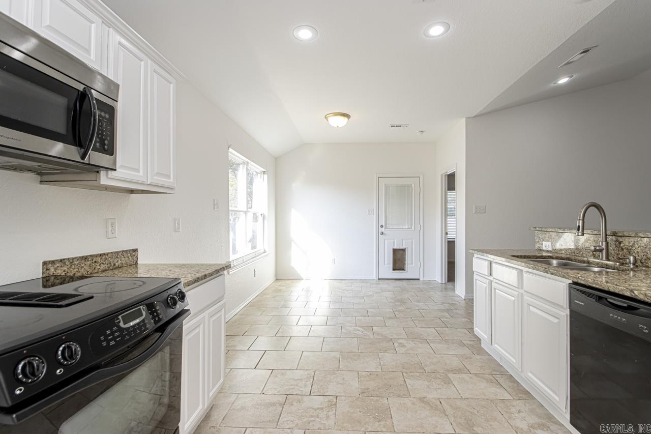 BENJAMIN GROVE - Residential