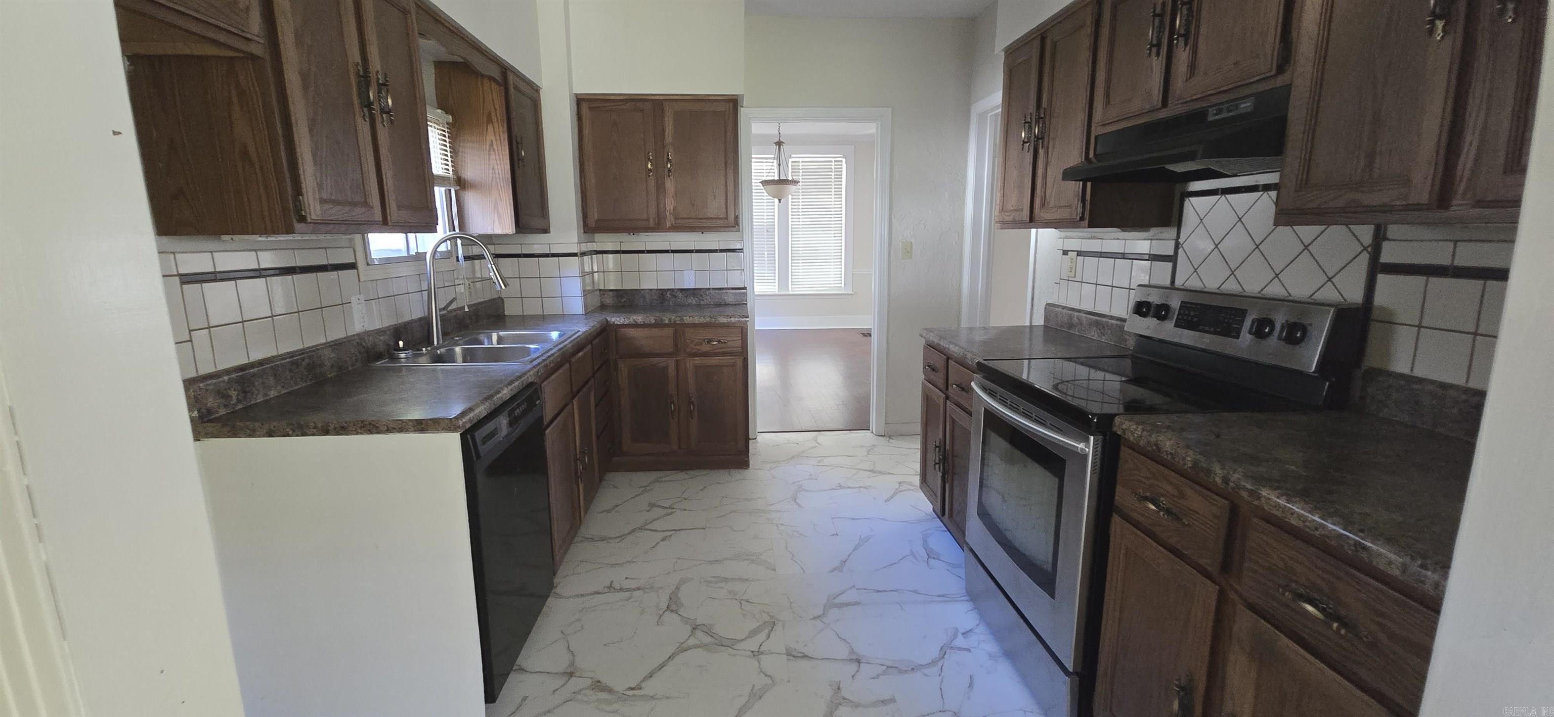 ELDRIDGE PLACE - Residential