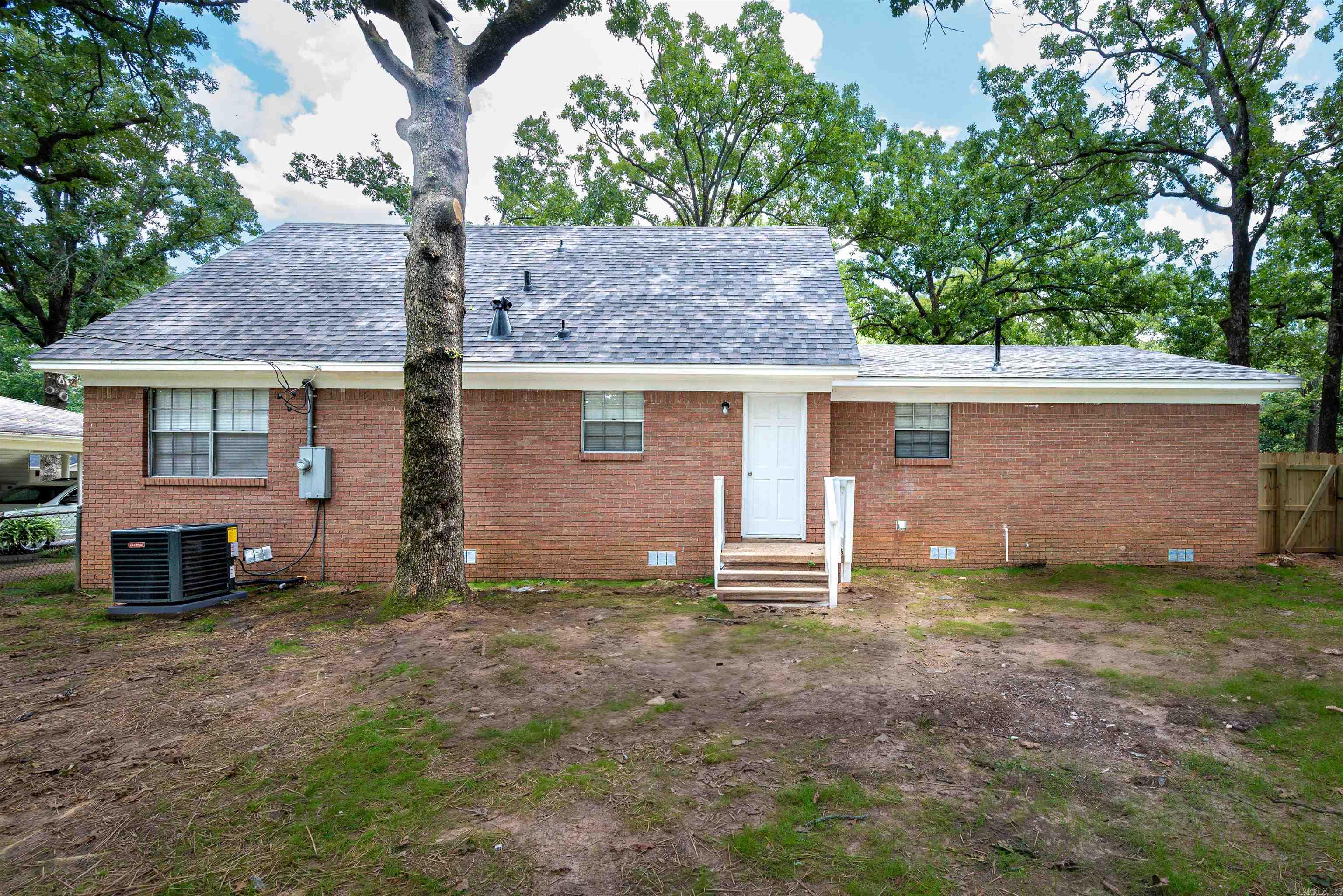 INDIAN HILLS - Residential