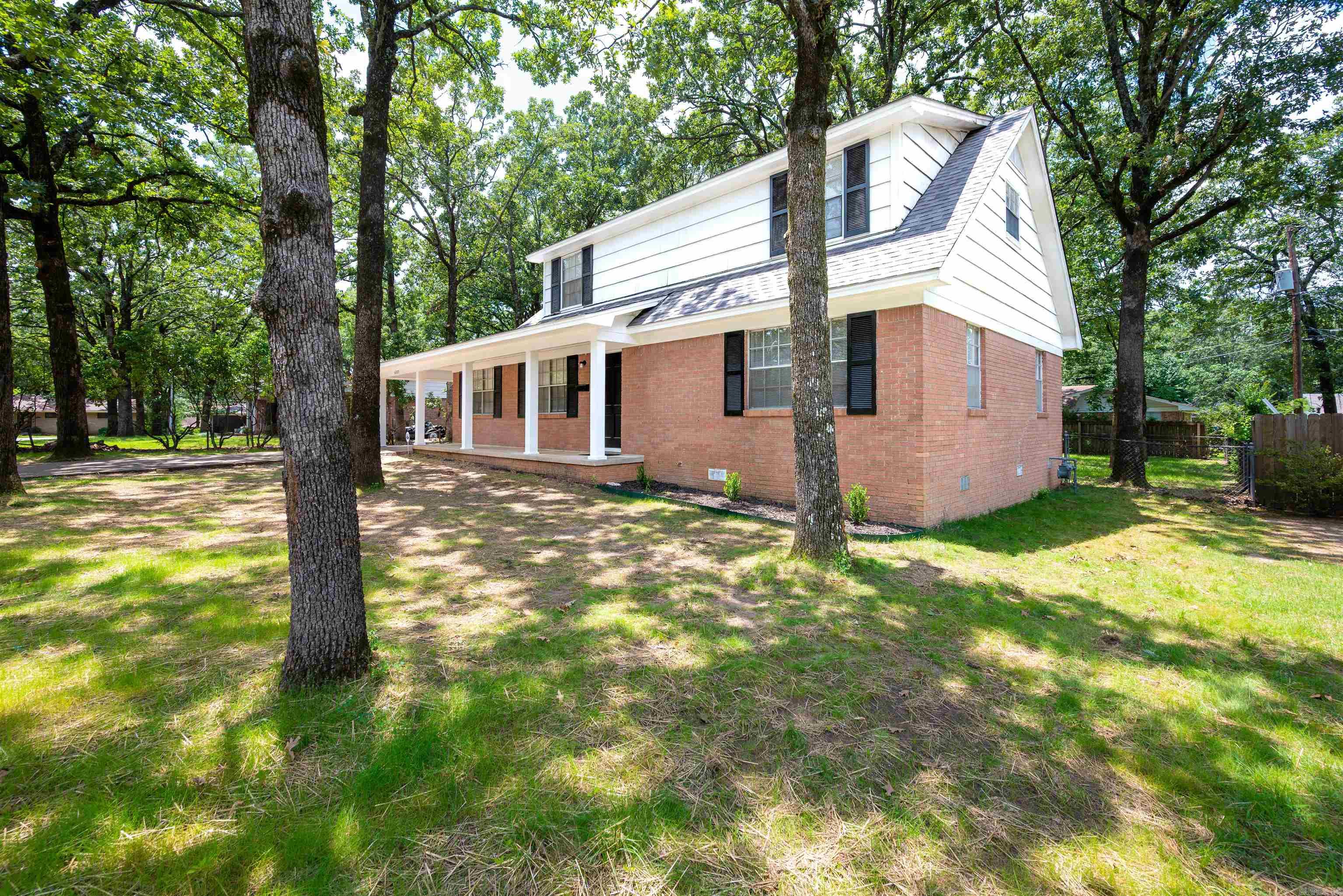 INDIAN HILLS - Residential