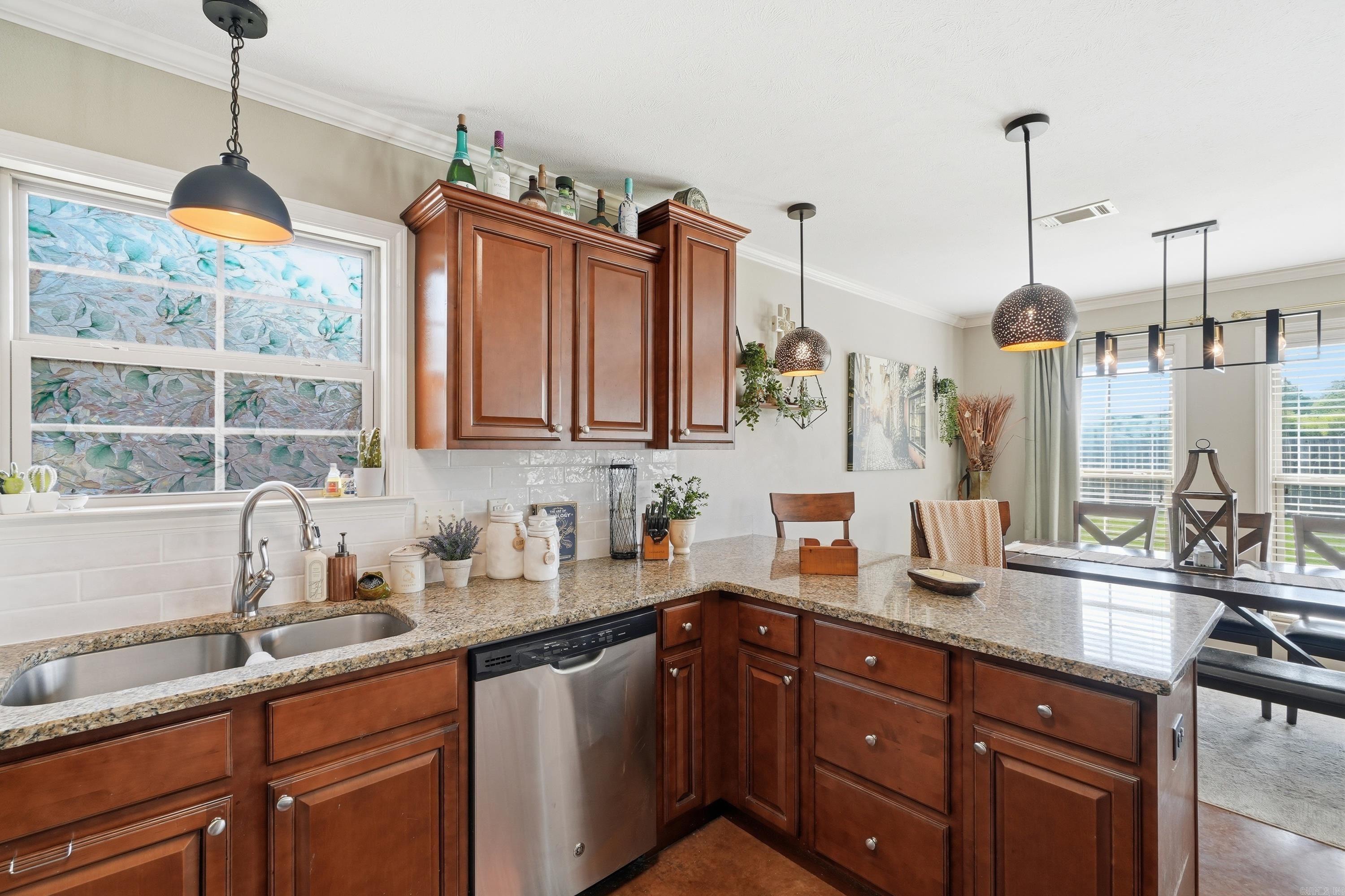 ALLI'S PLACE - Residential