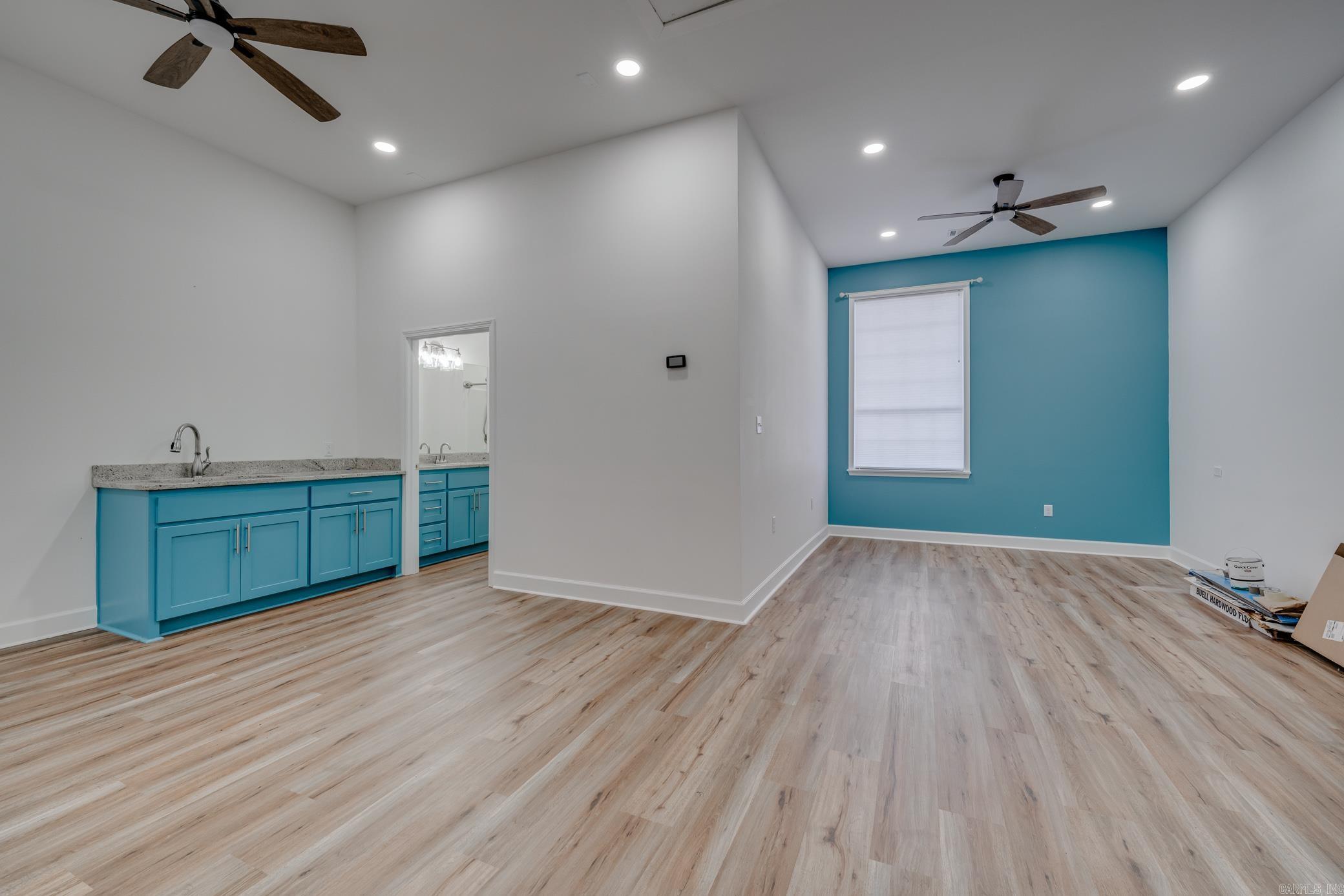 HICKORY HILLS ESTATES - Residential