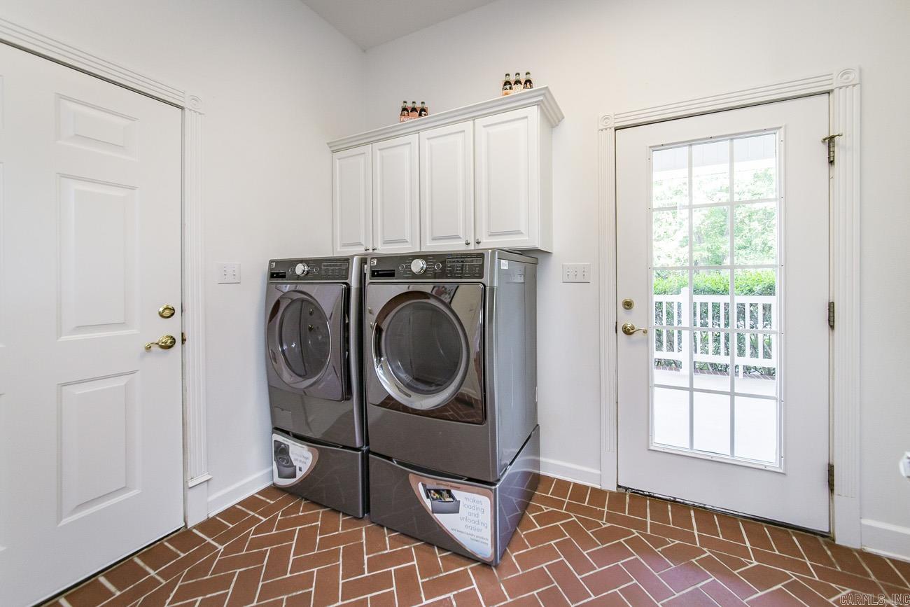 HICKORY HILLS ESTATES - Residential