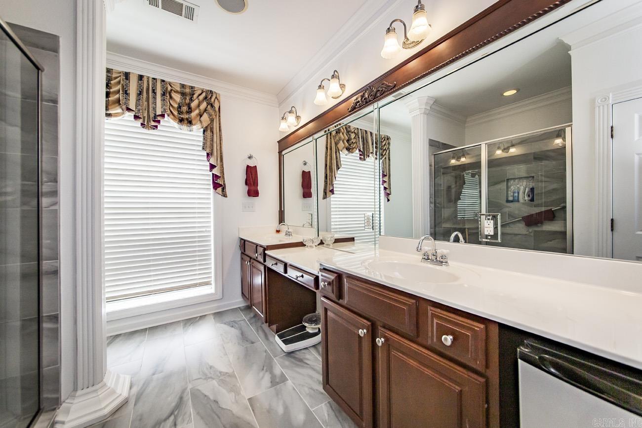 HICKORY HILLS ESTATES - Residential
