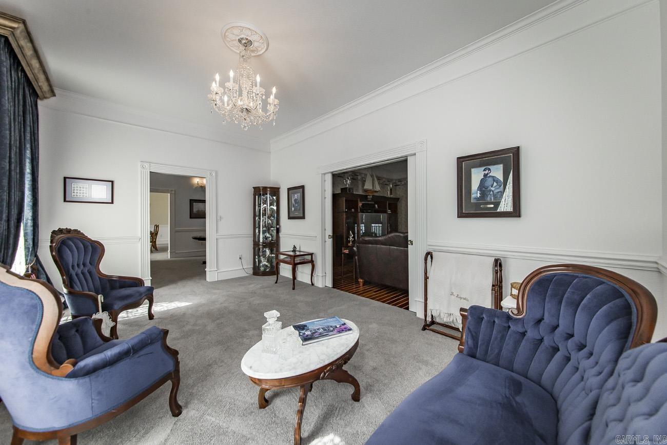 HICKORY HILLS ESTATES - Residential