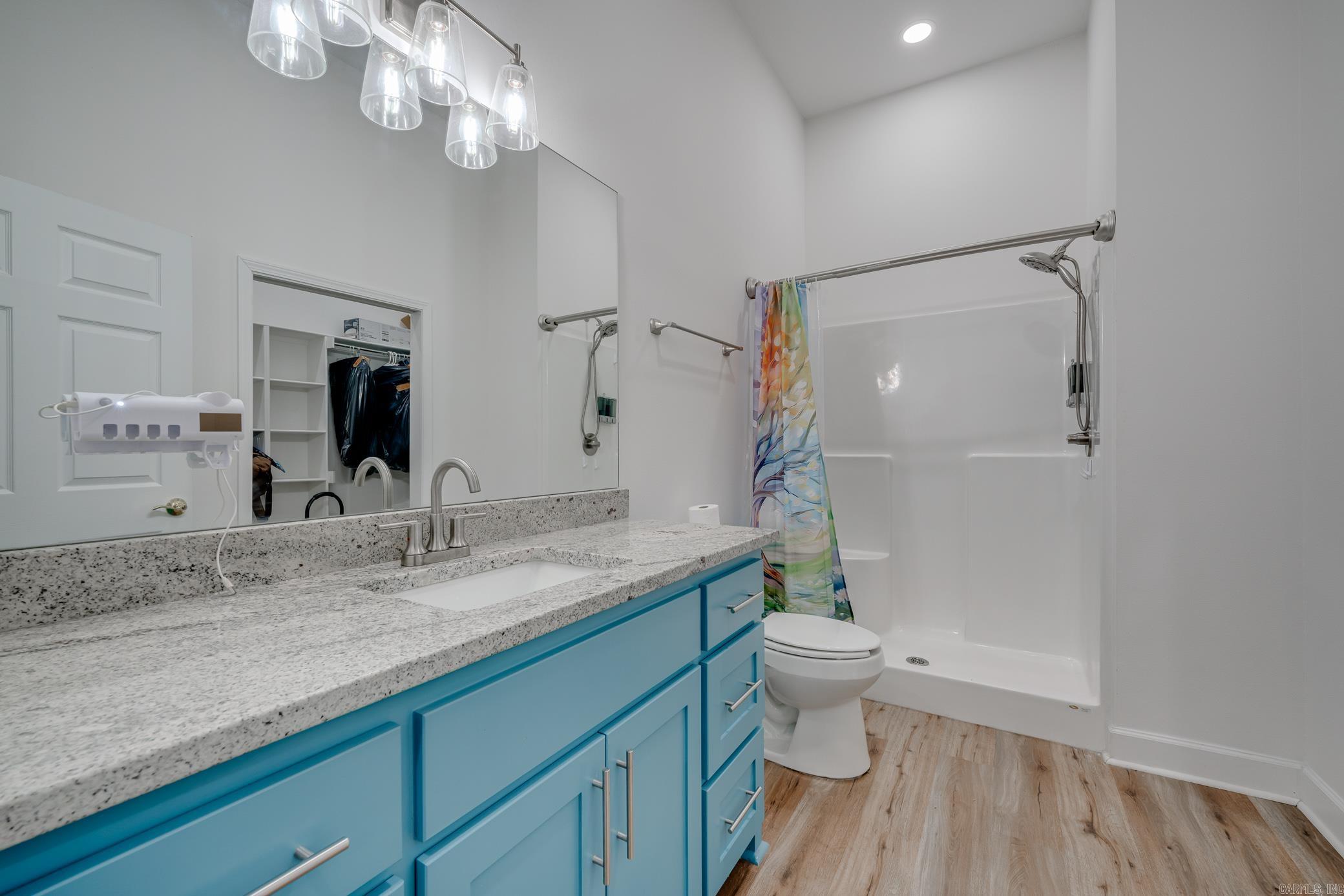 HICKORY HILLS ESTATES - Residential