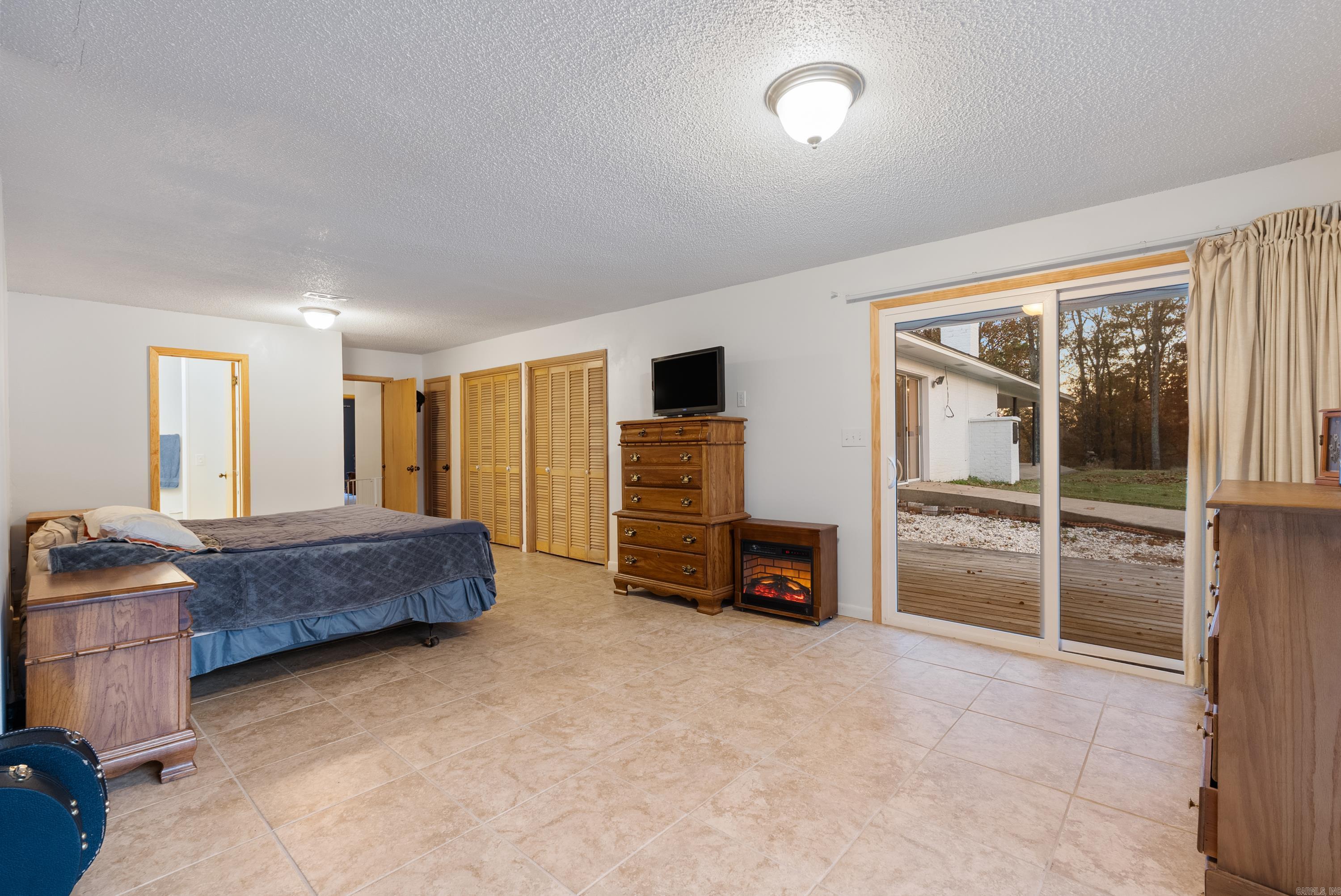 PINE TREE ACRES - Residential